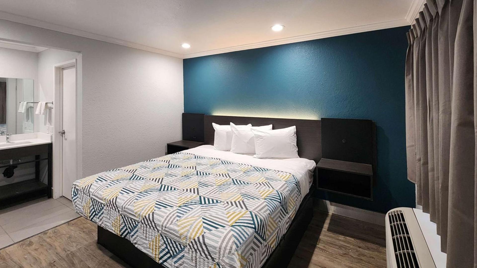Studio 6 Suites San Ysidro CA San Diego South Bay photo 8