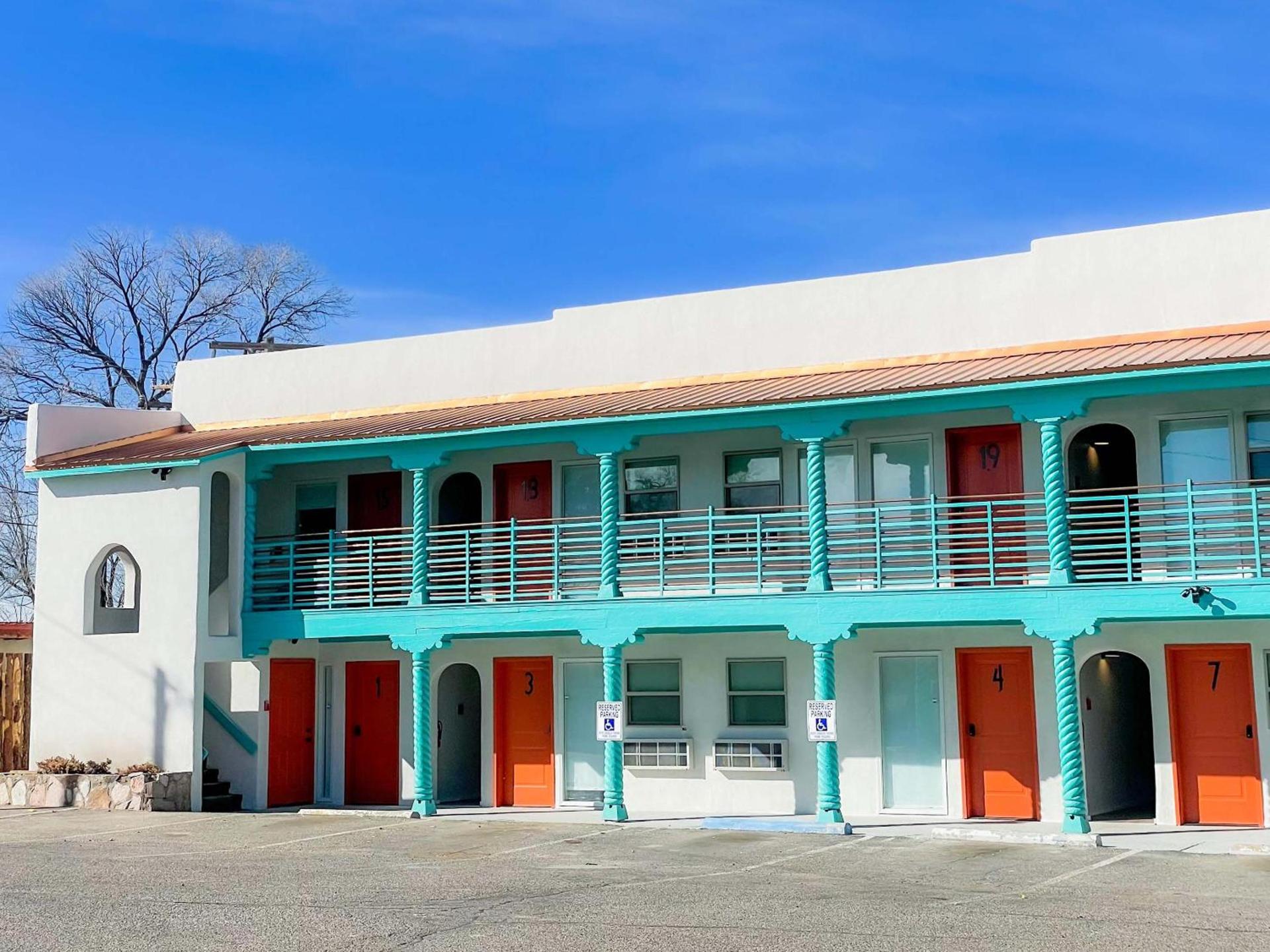 Taos Motor Lodge photo 22