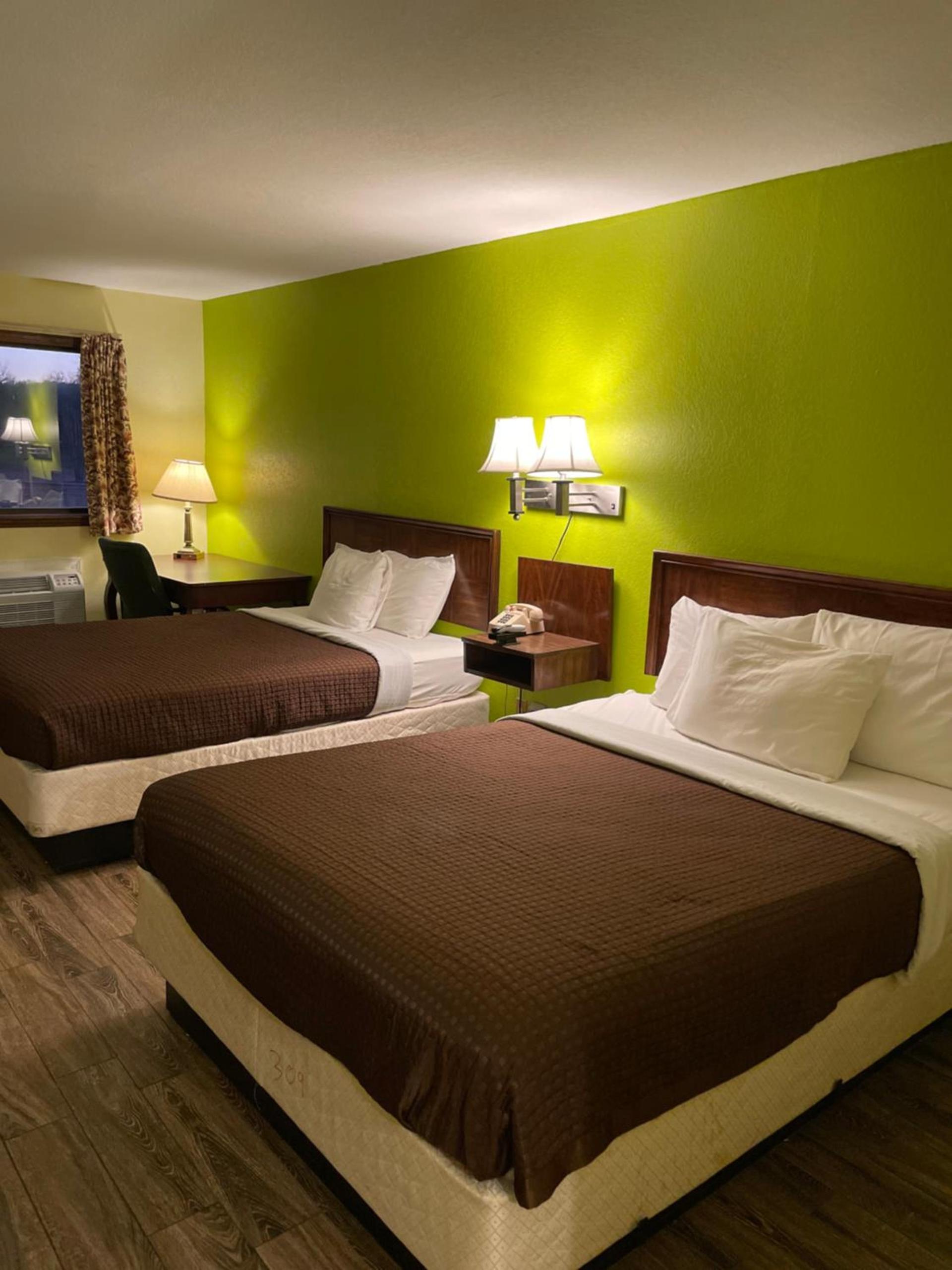 Linder Motor Lodge photo 11