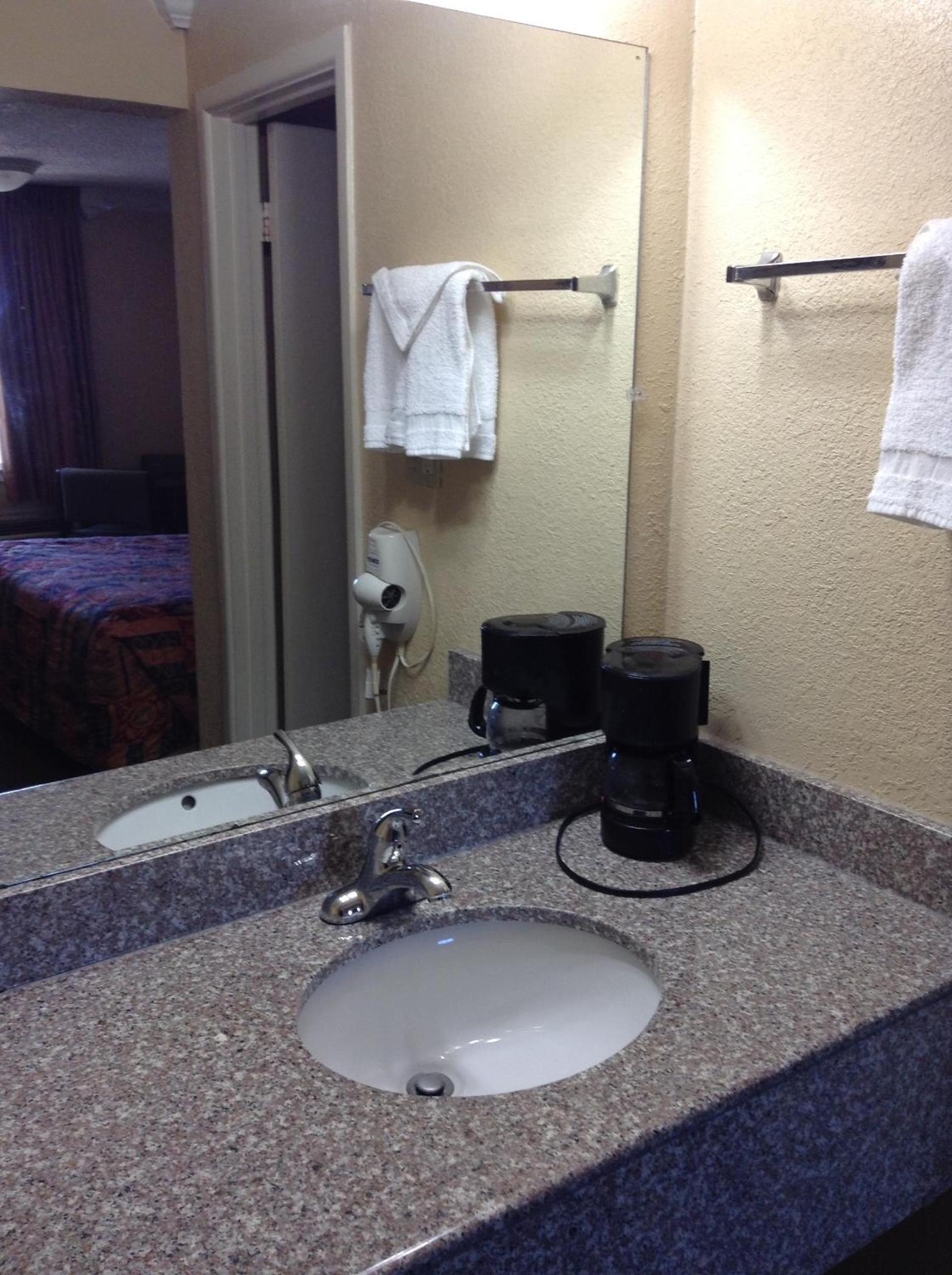 Knights Inn Greenville photo 16
