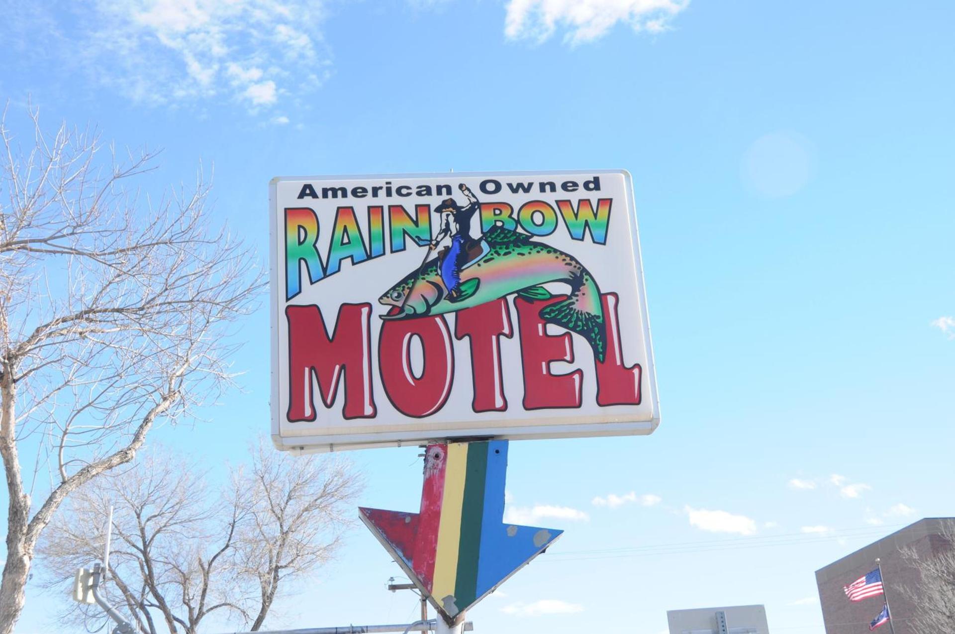 Rainbow Motel photo 31