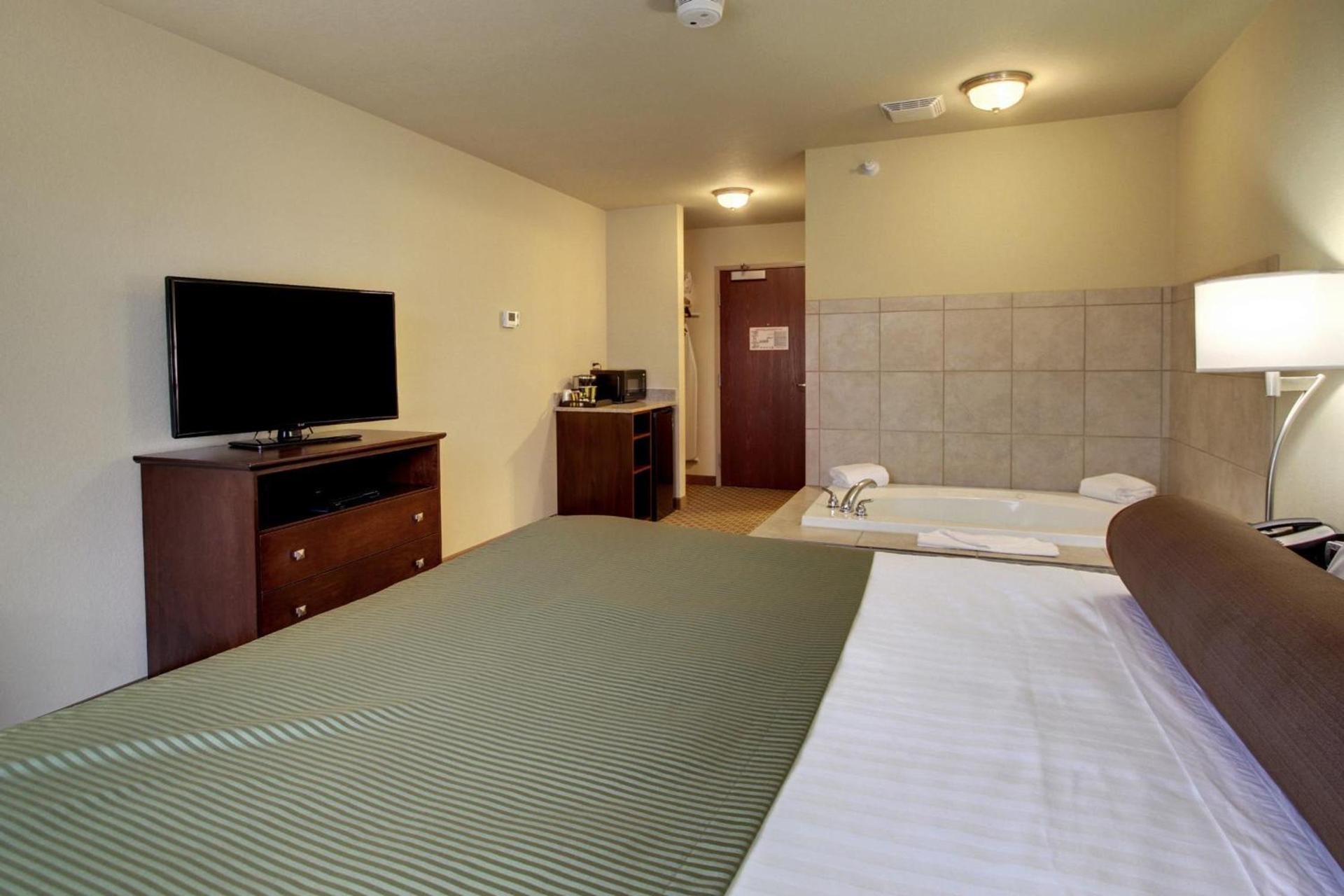 Cobblestone Inn & Suites Cambridge photo 26