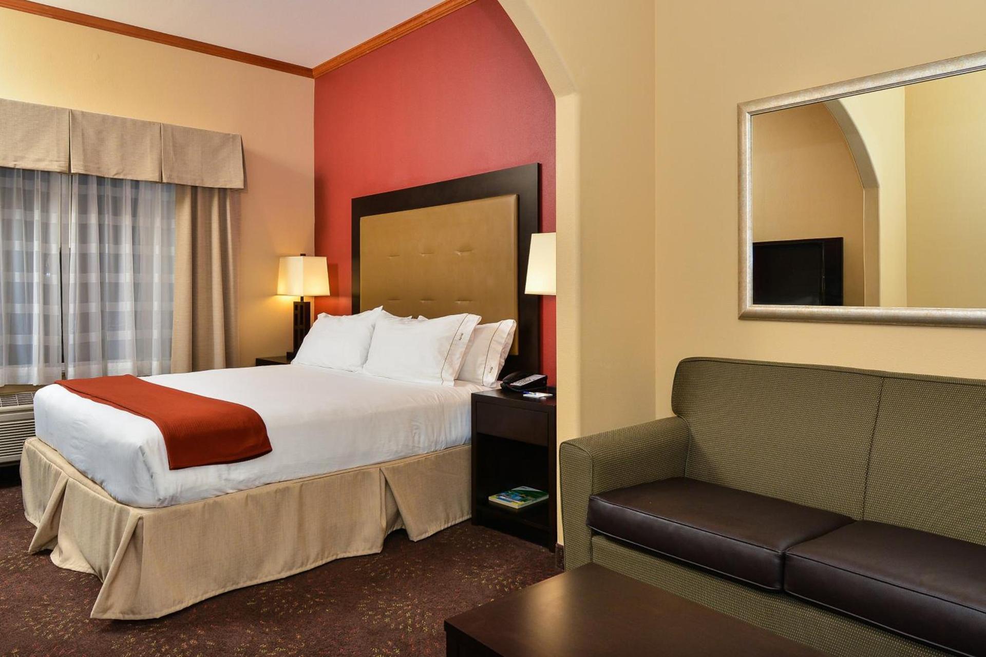 Holiday Inn Express Vancouver North by IHG photo 2
