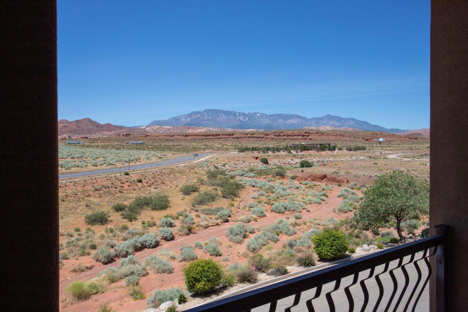 D13-Amazing Red Cliff View-Third Floor 3-bedroom Sunset View photo 30