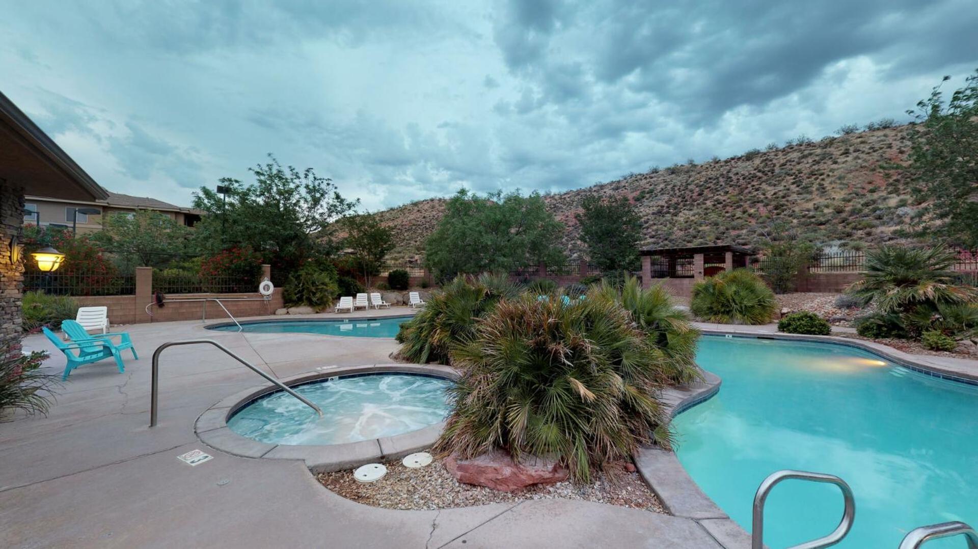 D13-Amazing Red Cliff View-Third Floor 3-bedroom Sunset View photo 3