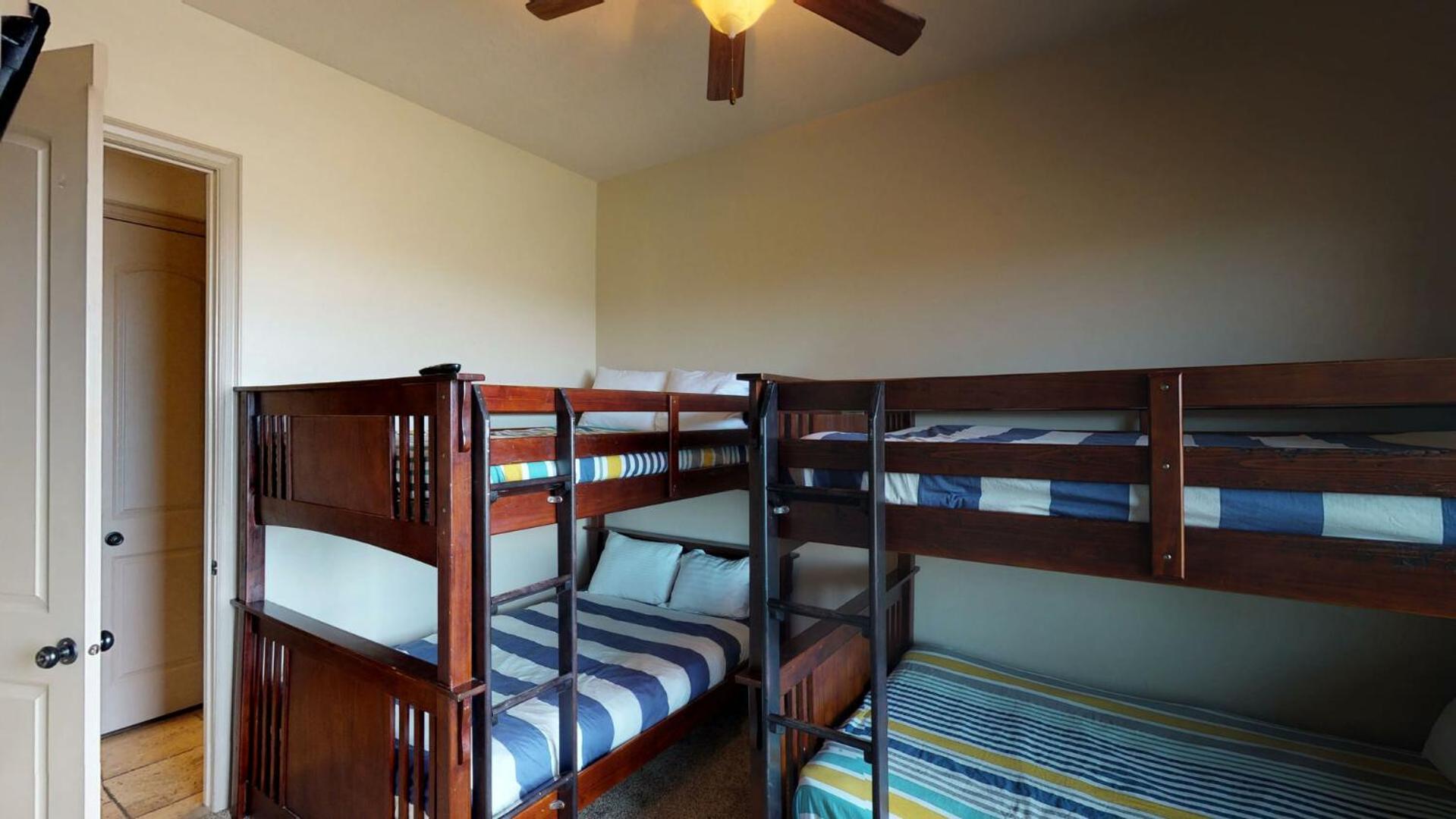 D13-Amazing Red Cliff View-Third Floor 3-bedroom Sunset View photo 25