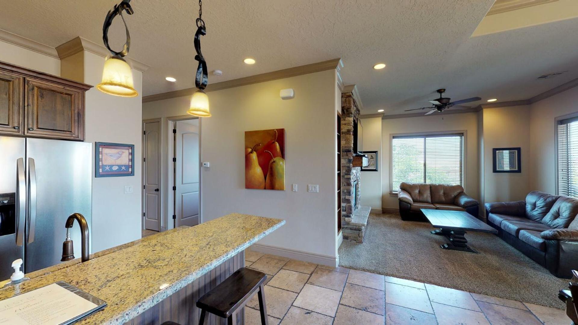 D13-Amazing Red Cliff View-Third Floor 3-bedroom Sunset View photo 26