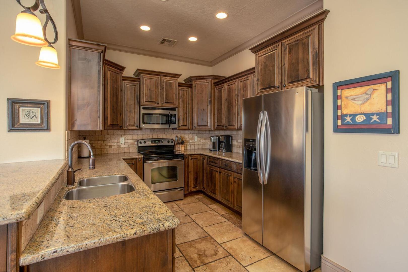 D13-Amazing Red Cliff View-Third Floor 3-bedroom Sunset View photo 34