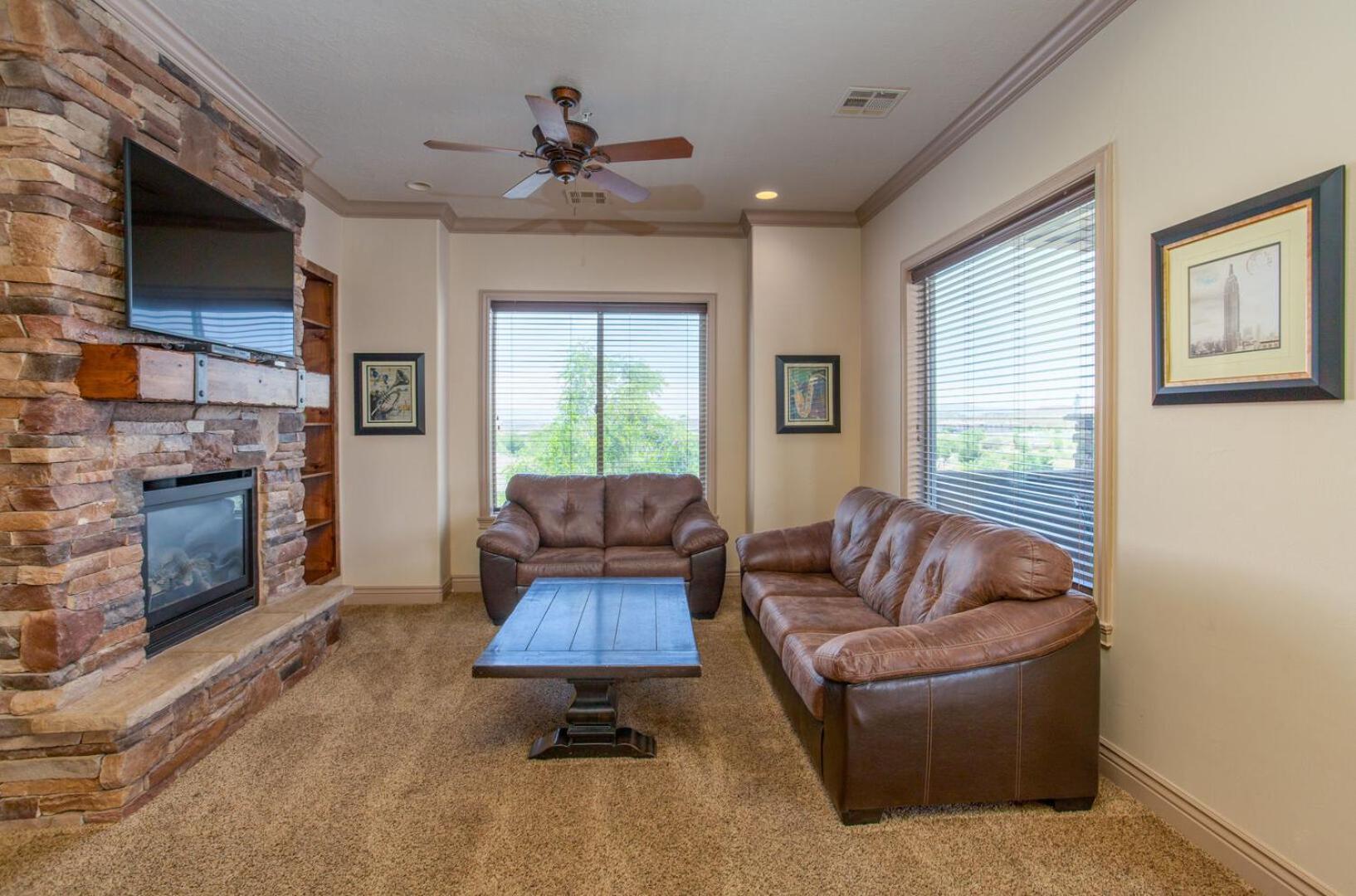 D13-Amazing Red Cliff View-Third Floor 3-bedroom Sunset View photo 15