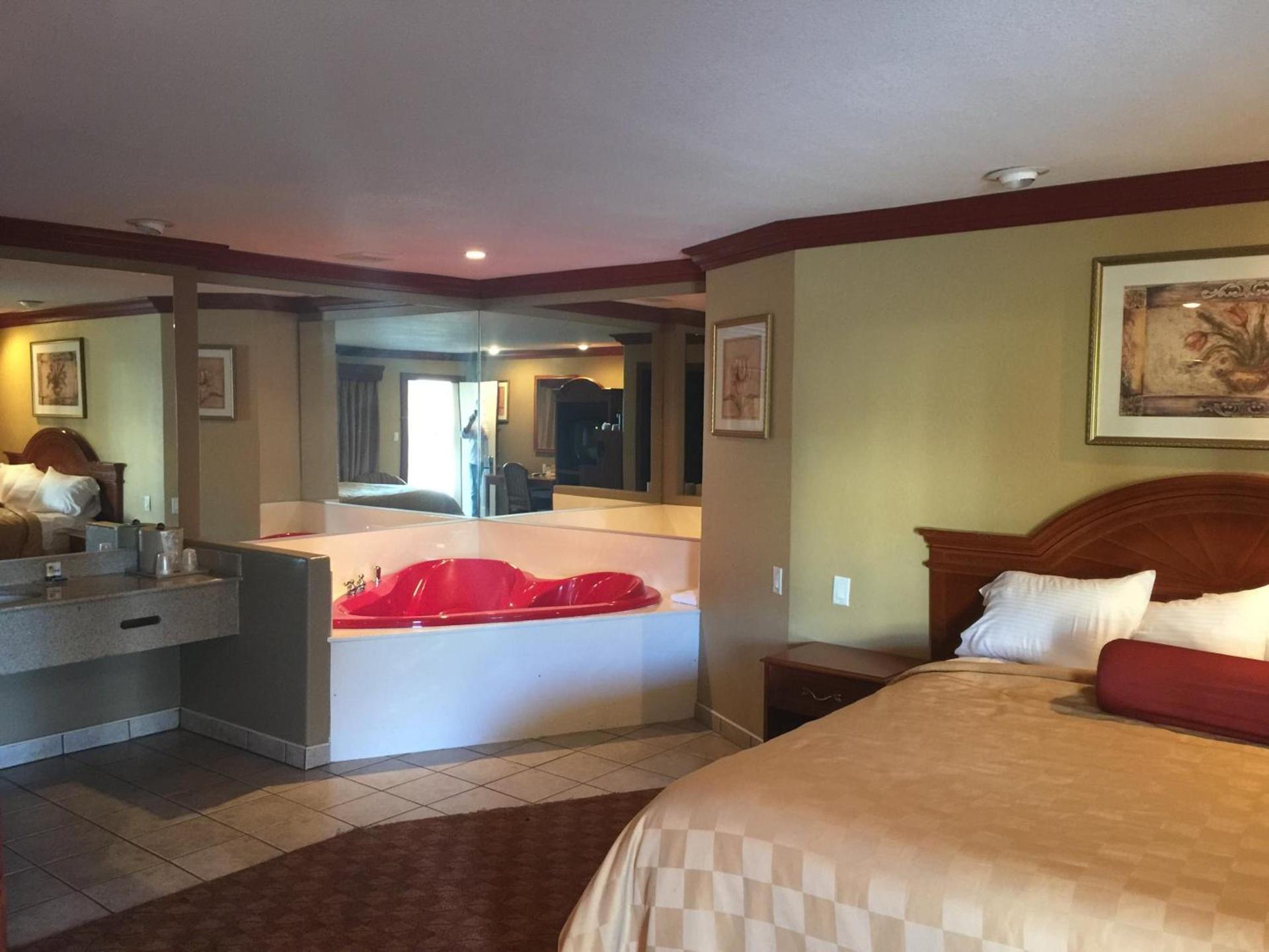 Thunderbird Lodge photo 9