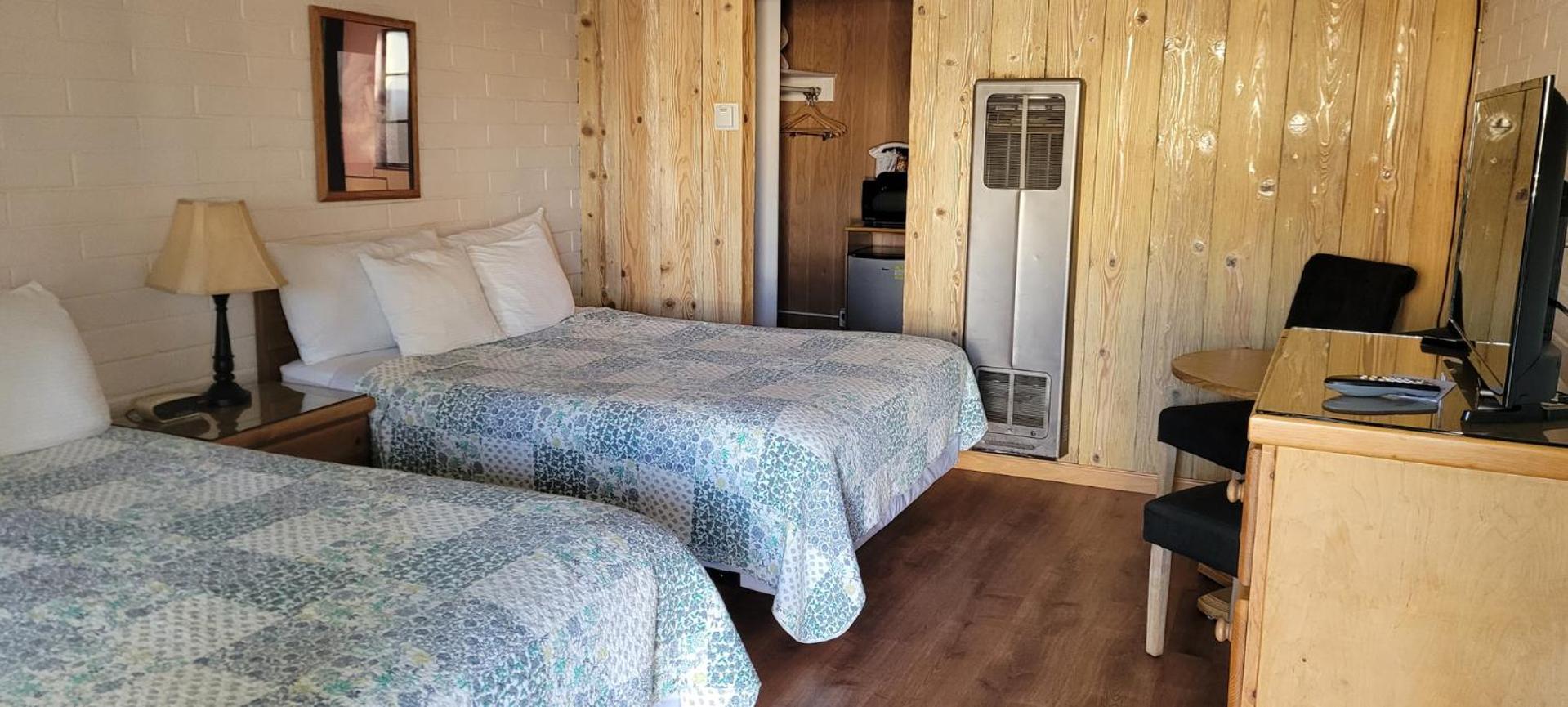 Bishop Village Motel photo 24