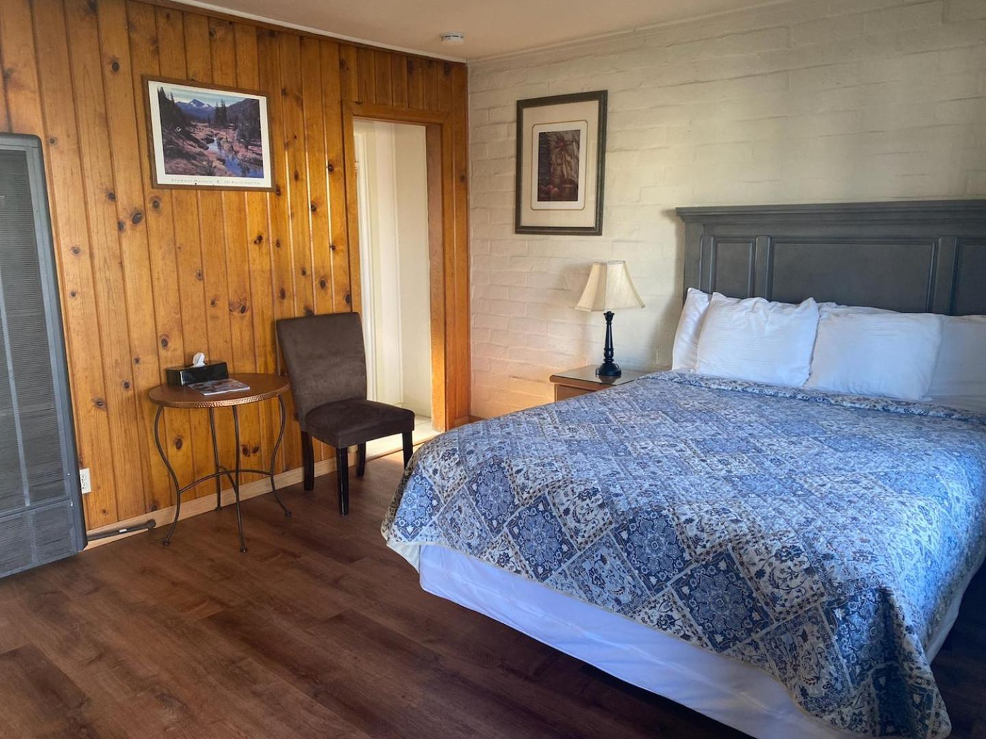 Bishop Village Motel photo 22