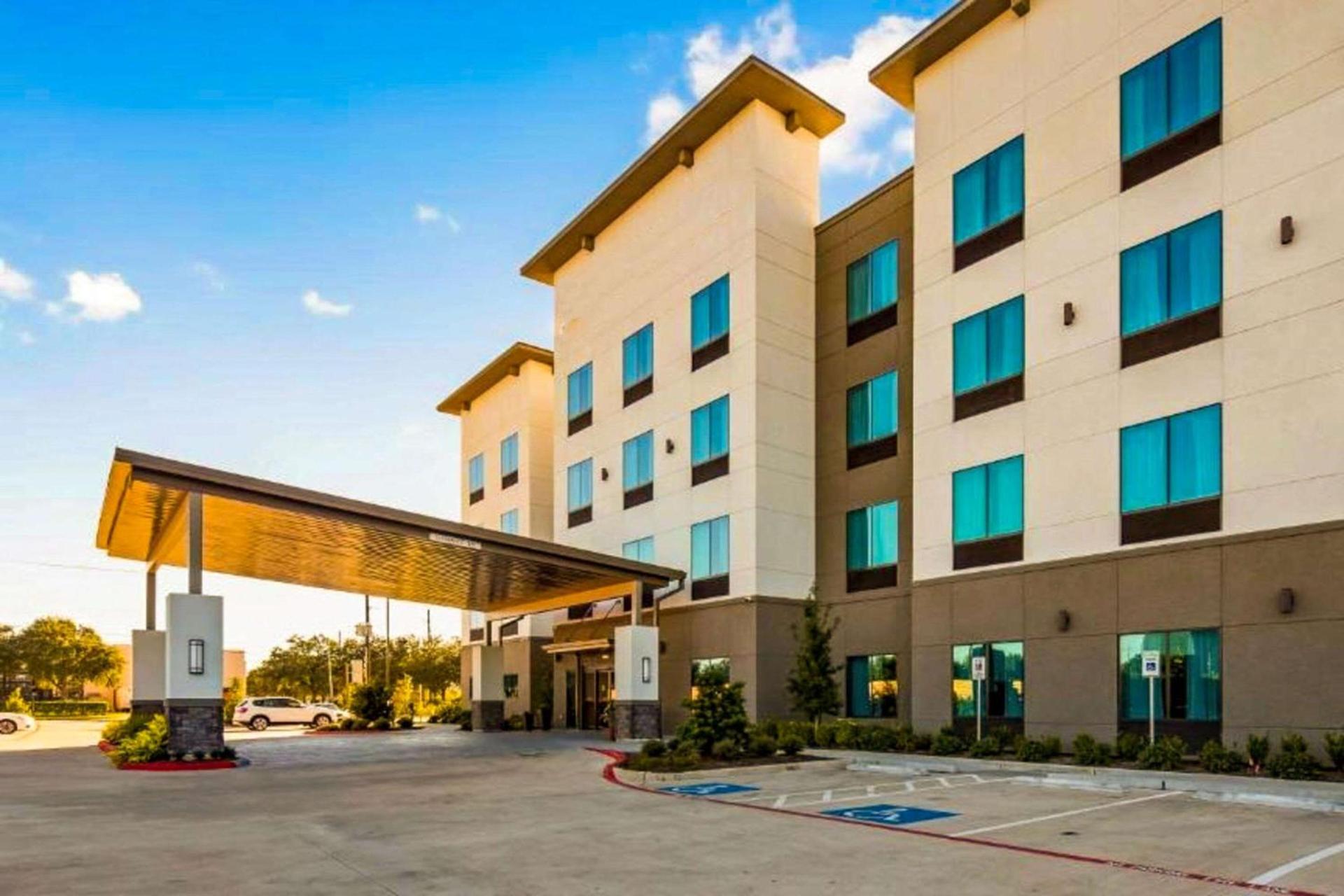 Comfort Inn & Suites Houston I-45 North - IAH photo 3