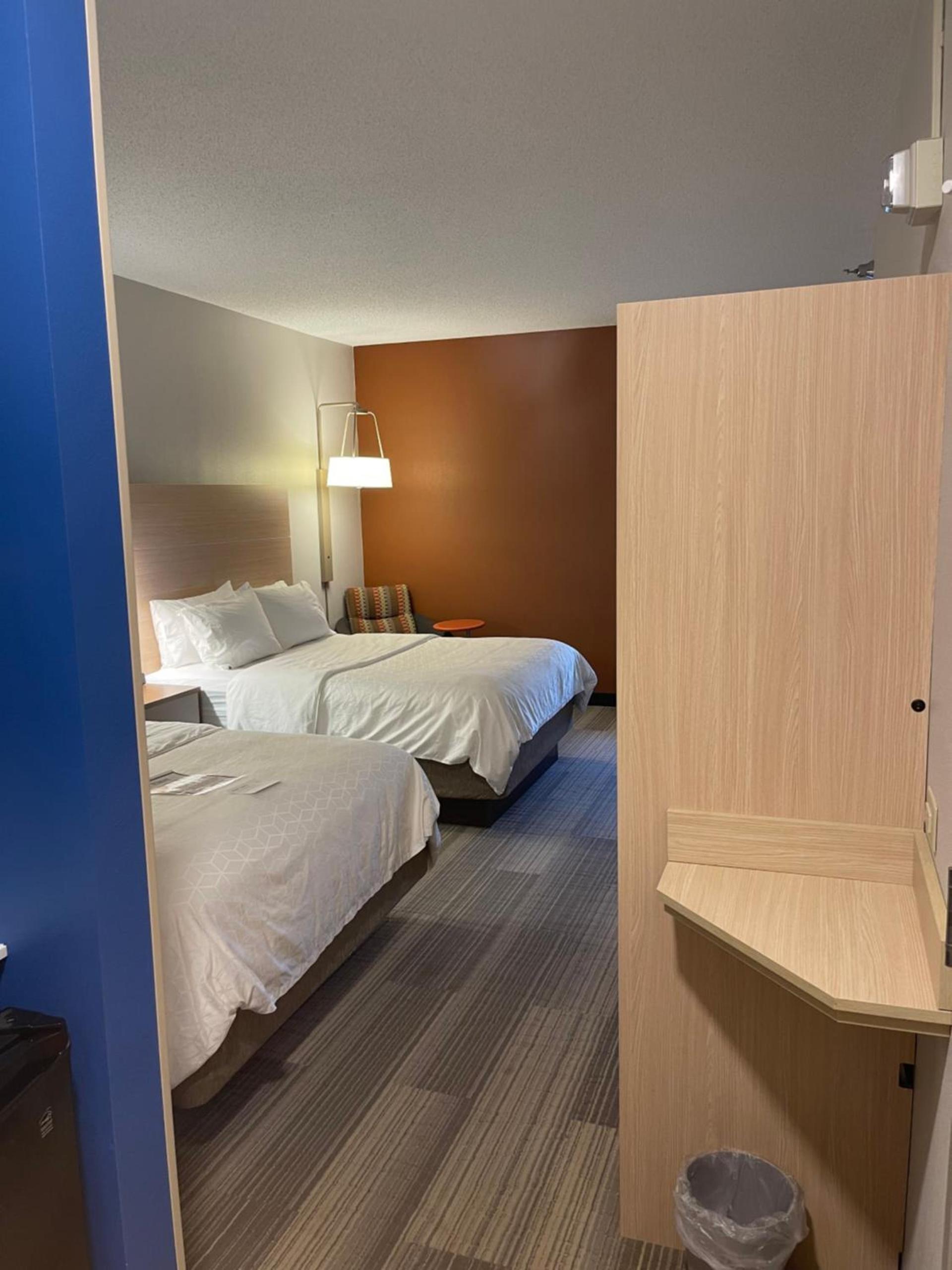 Holiday Inn Express Cedar Rapids - Collins Road by IHG photo 15