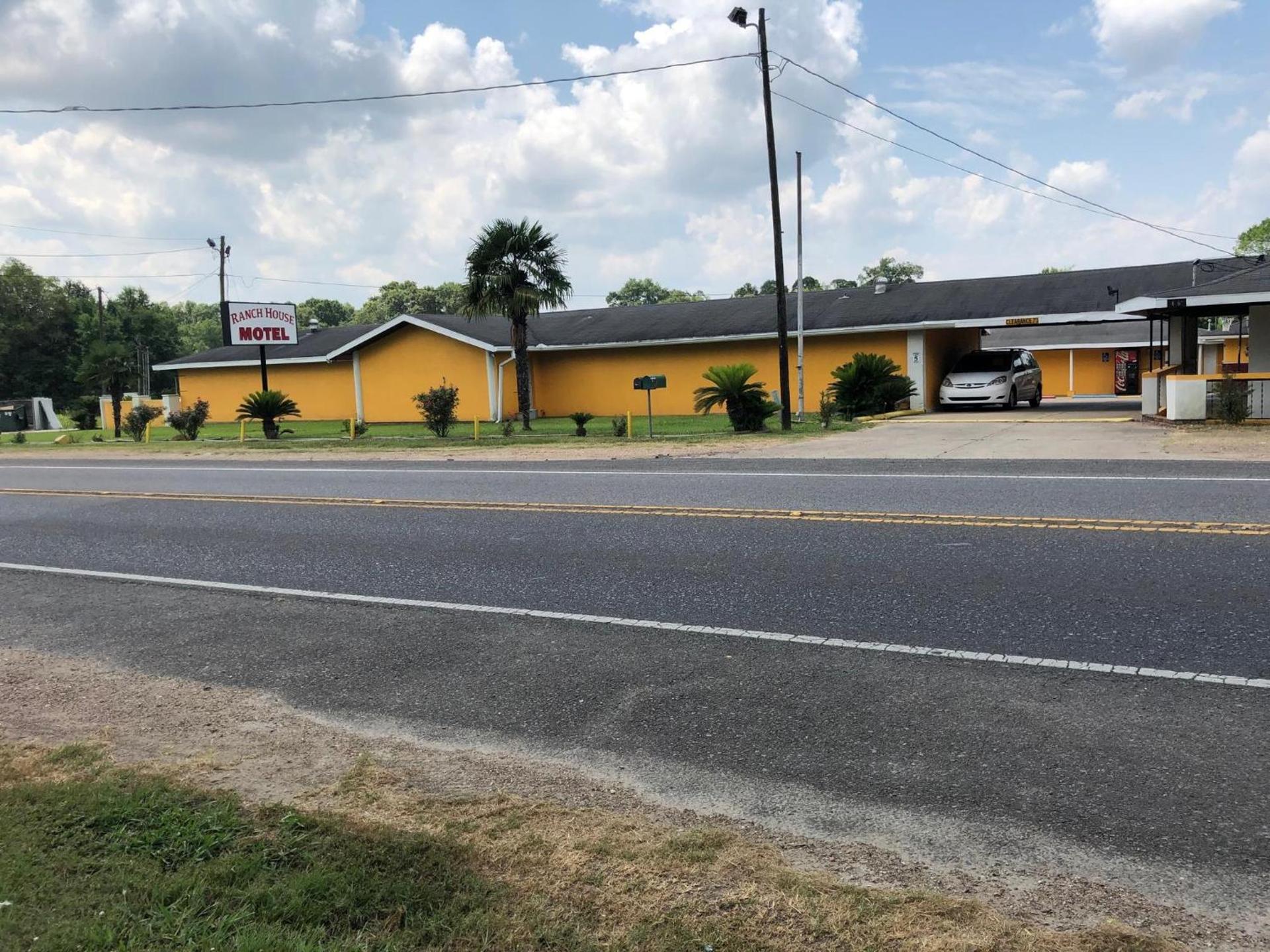Ranch House Motel photo 2