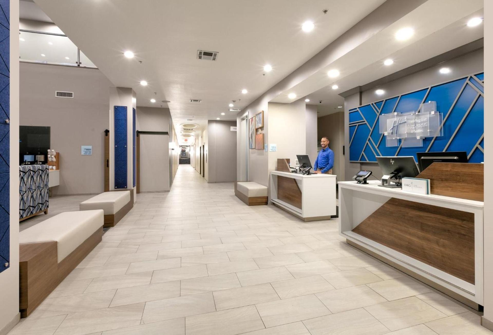Holiday Inn Express & Suites North Dallas at Preston by IHG photo 62