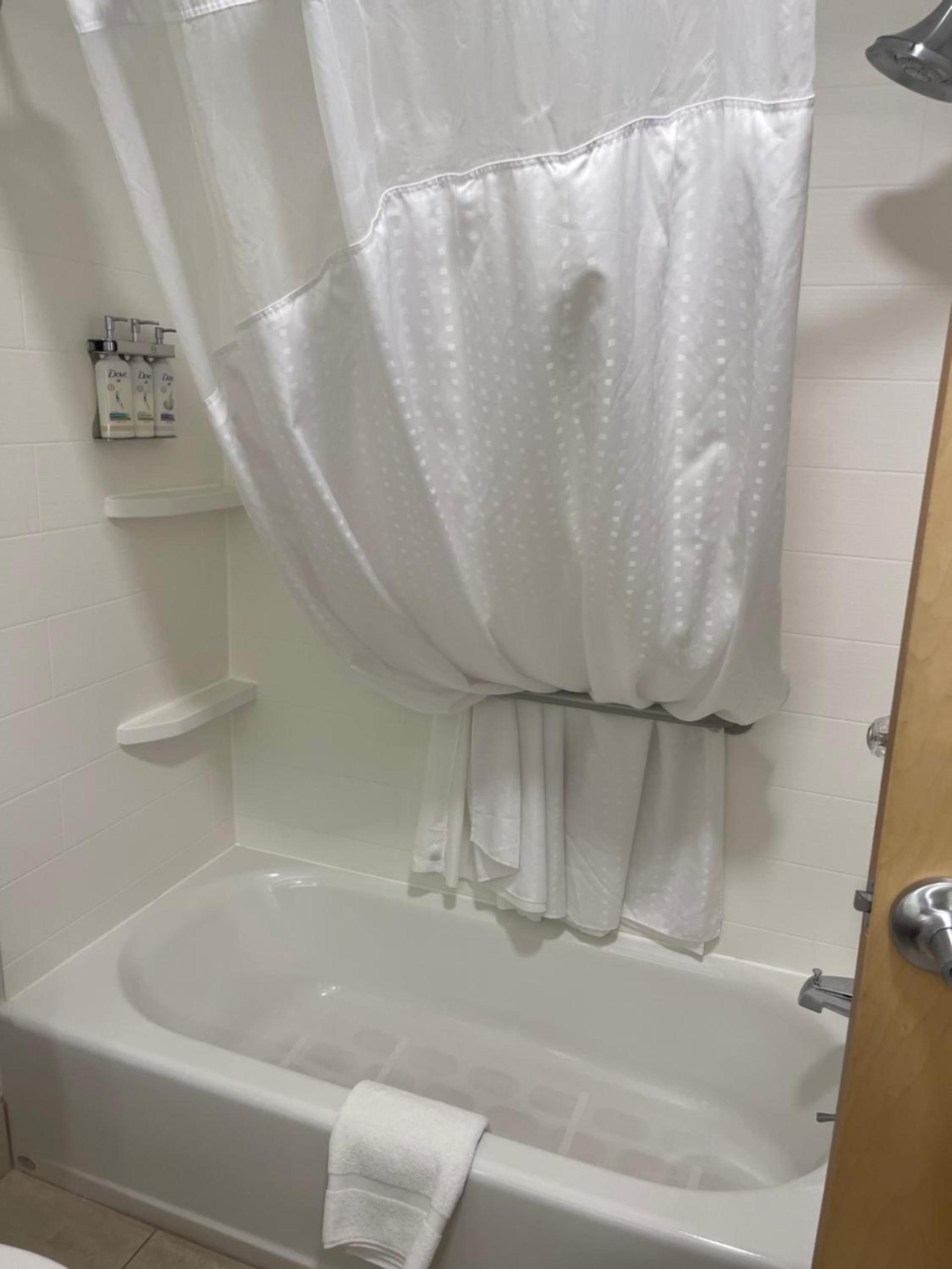 Holiday Inn Express Cedar Rapids - Collins Road by IHG photo 22