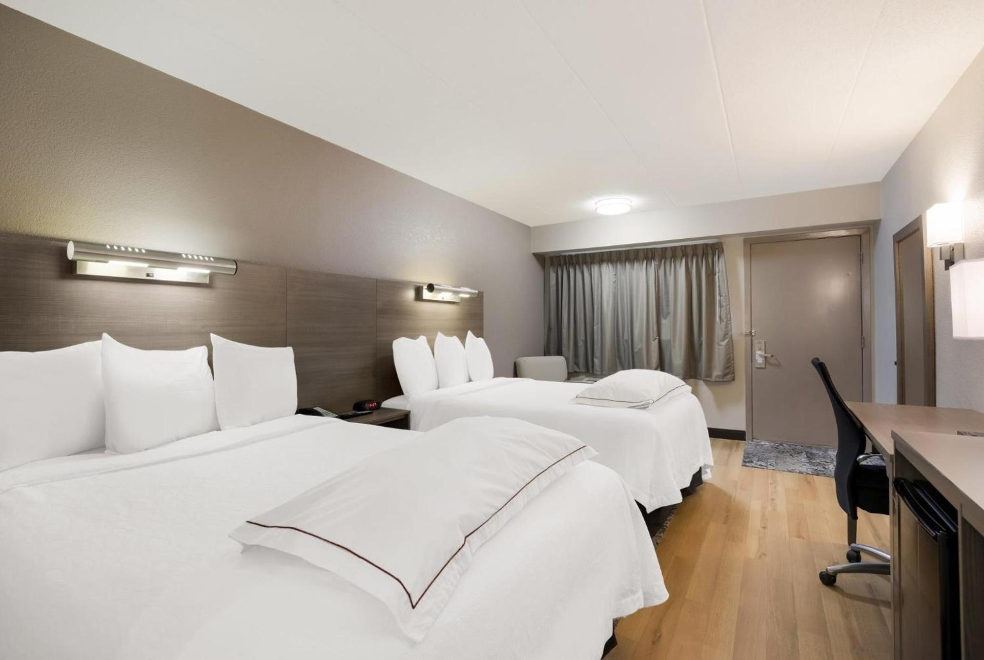 Red Roof Inn PLUS+ Chicago - Naperville photo 33