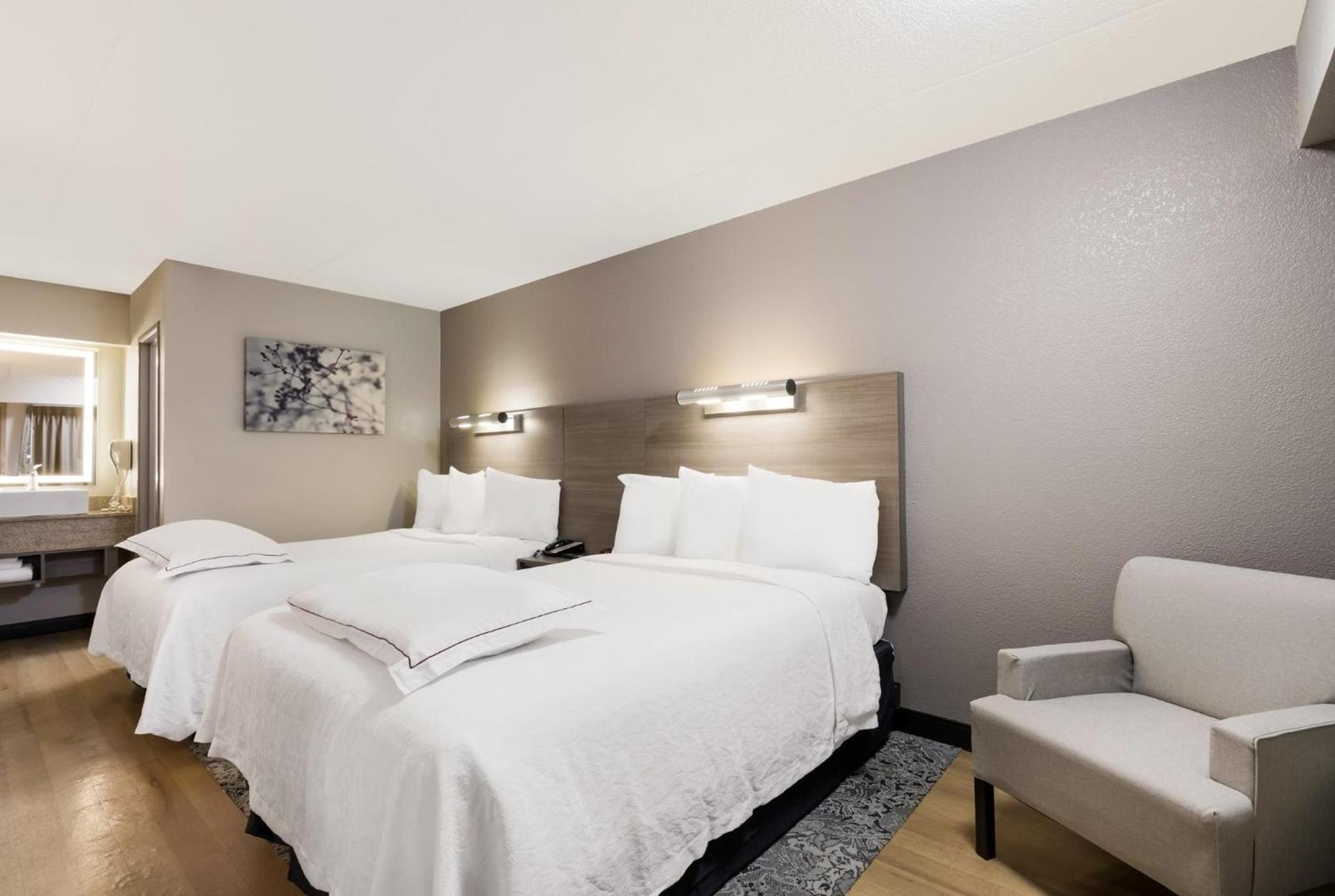 Red Roof Inn PLUS+ Chicago - Naperville photo 16
