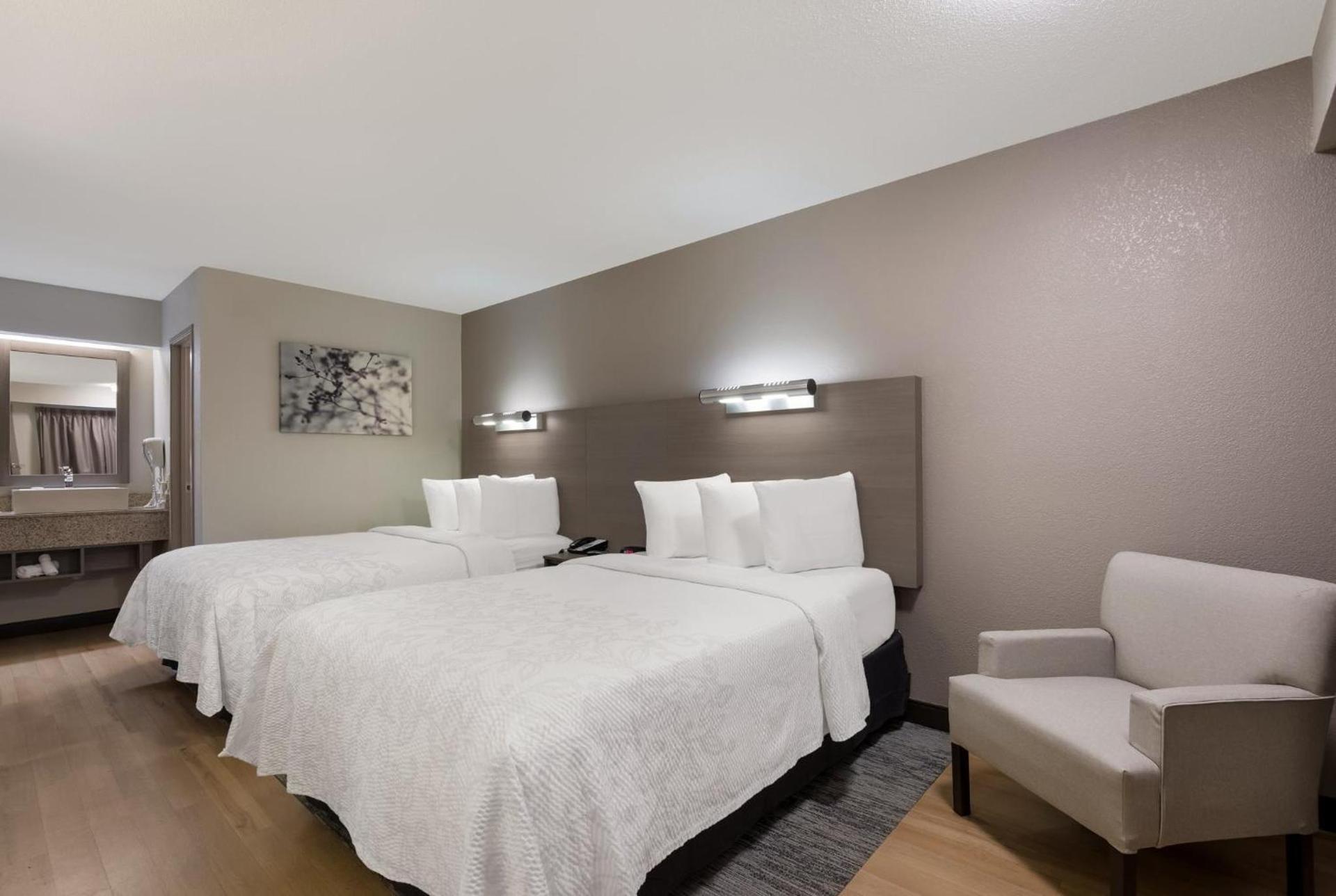 Red Roof Inn PLUS+ Chicago - Naperville photo 24