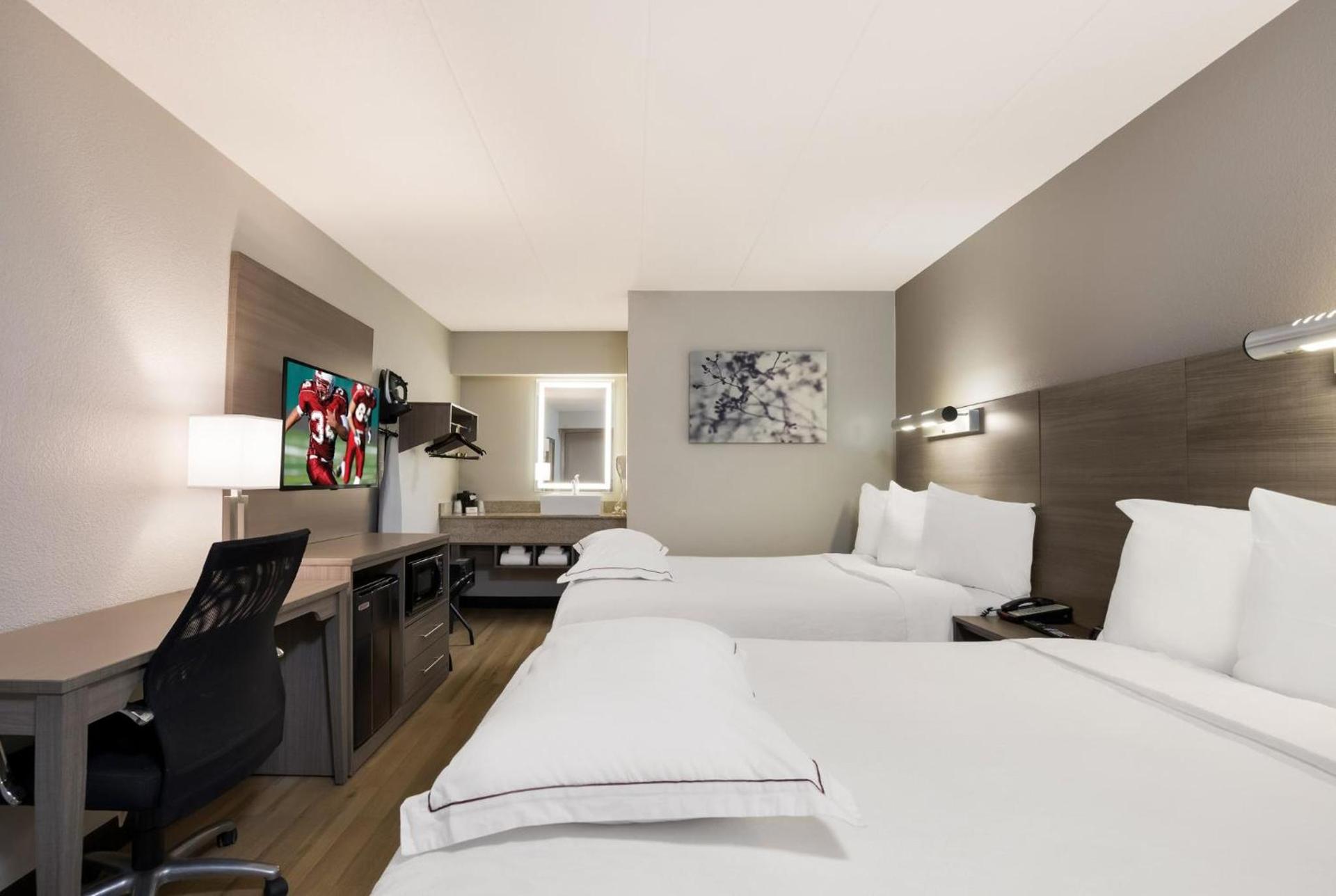 Red Roof Inn PLUS+ Chicago - Naperville photo 17