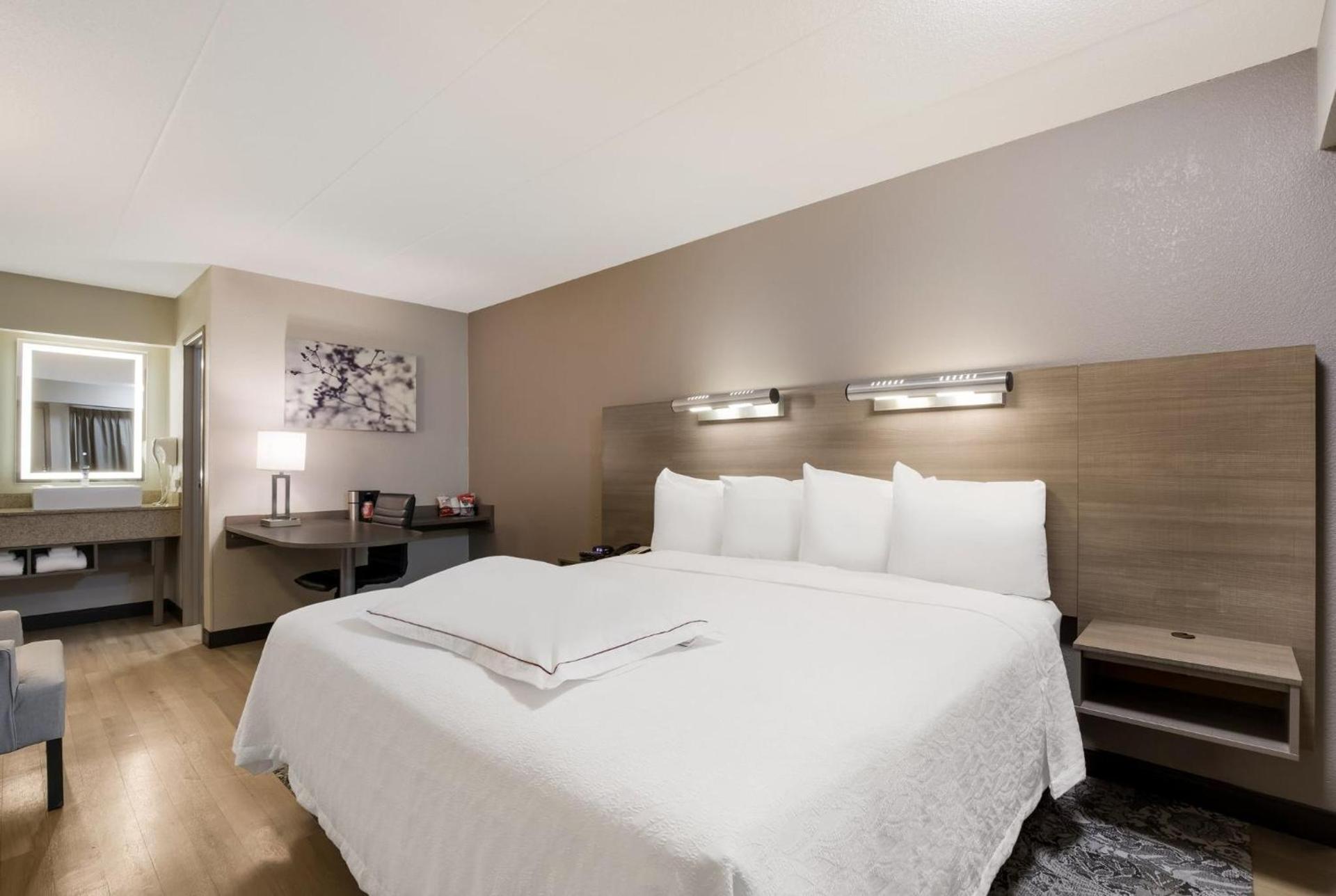 Red Roof Inn PLUS+ Chicago - Naperville photo 12