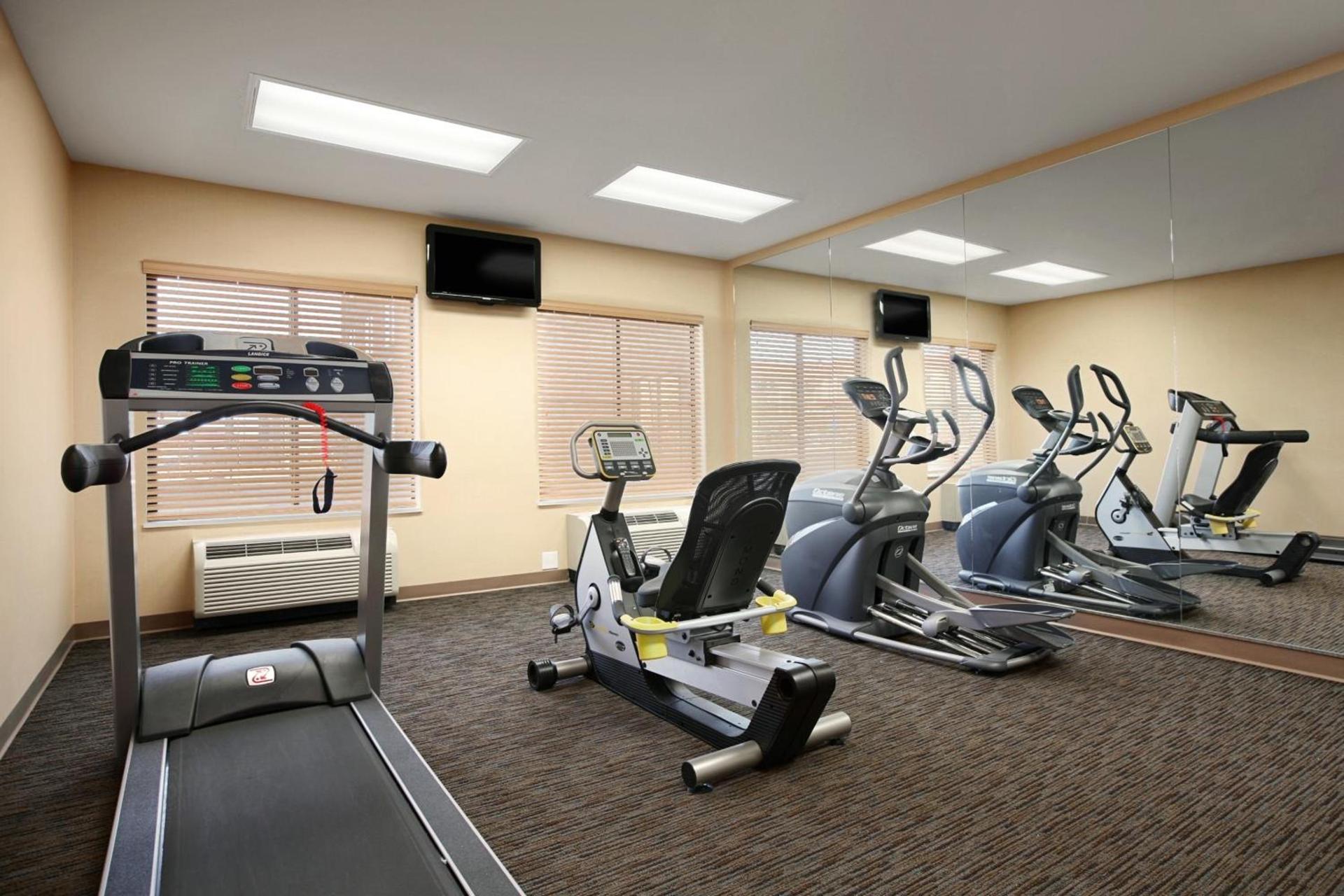 Baymont by Wyndham Denver International Airport photo 32