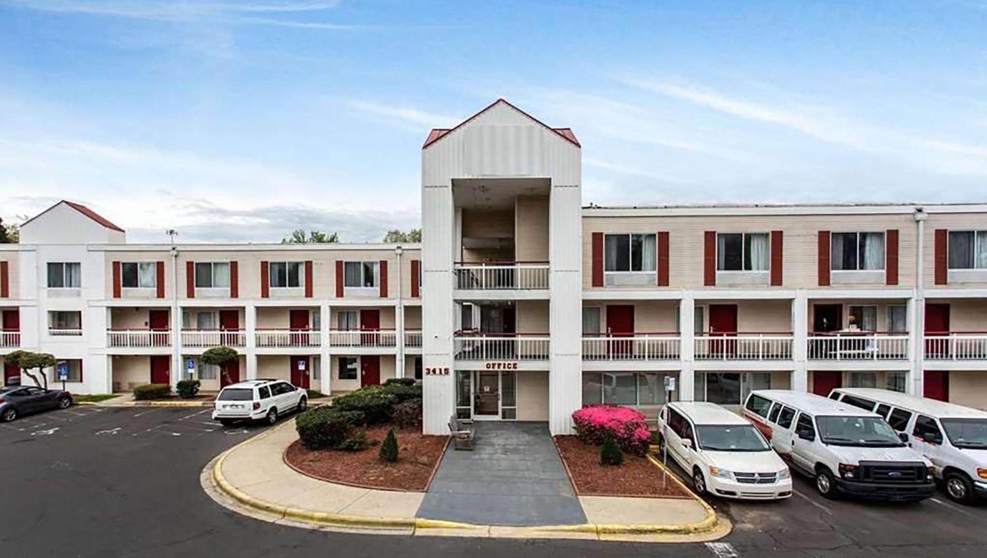 Studios & Suites 4 Less Charlotte photo 1
