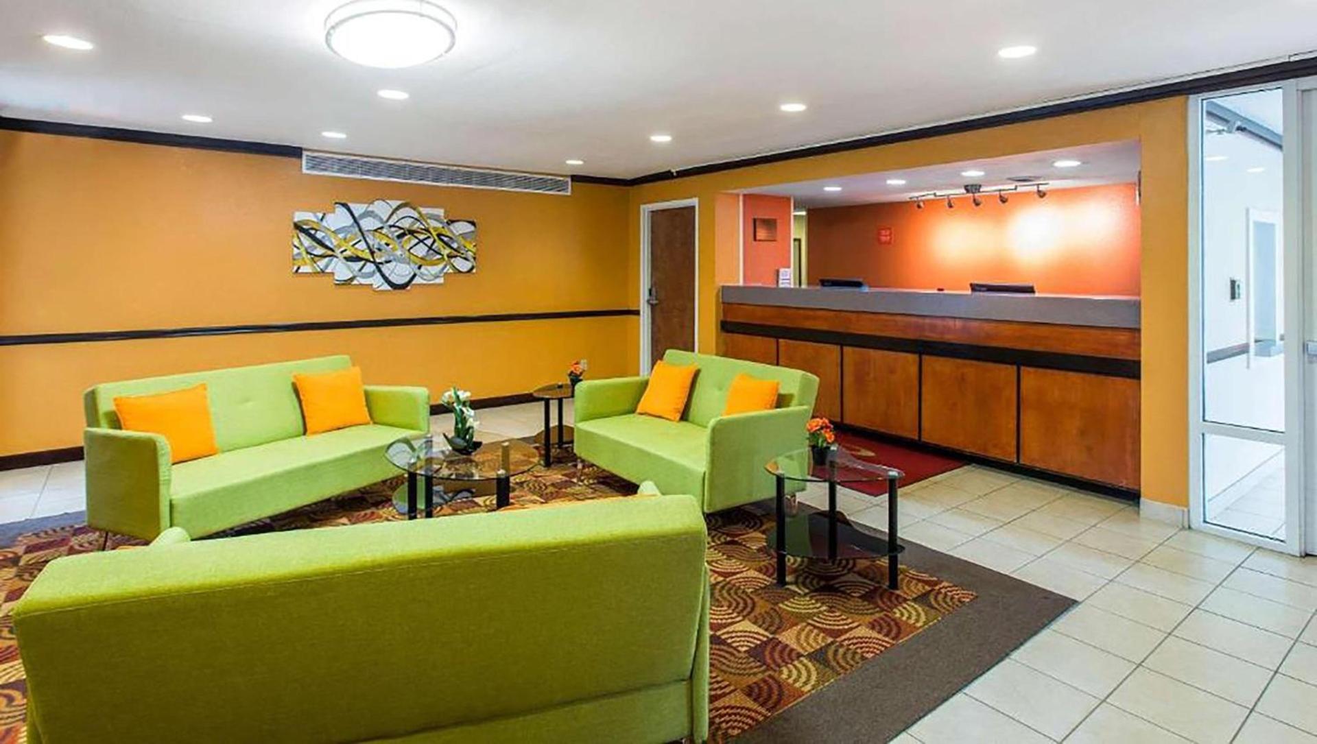 Studios & Suites 4 Less Charlotte photo 23