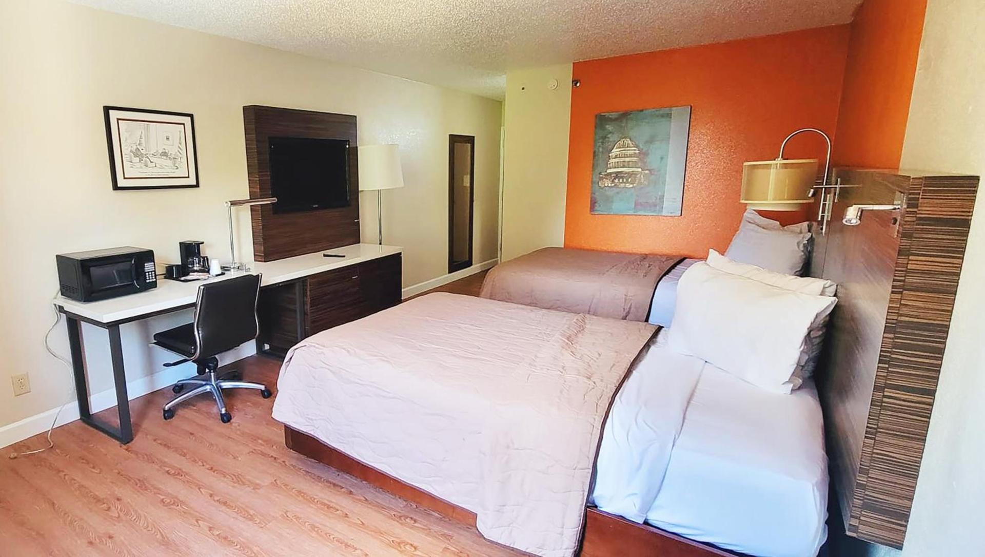 Studios & Suites 4 Less Charlotte photo 12