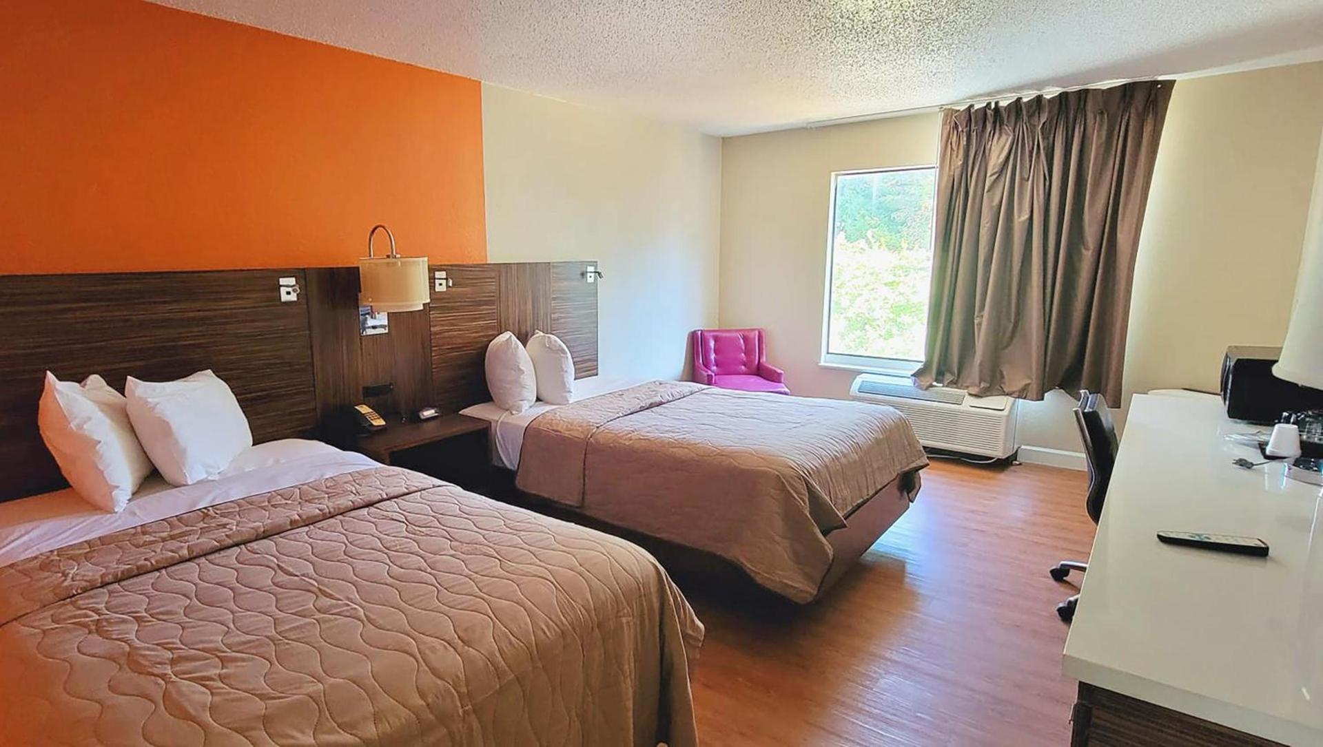 Studios & Suites 4 Less Charlotte photo 11