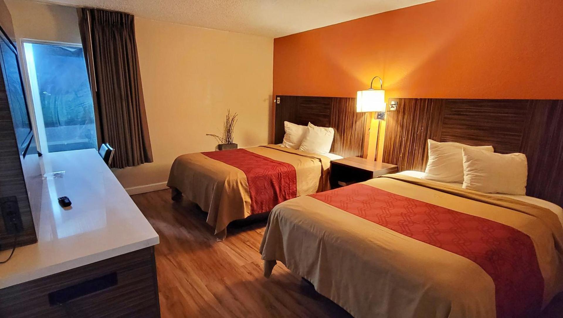 Studios & Suites 4 Less Charlotte photo 17
