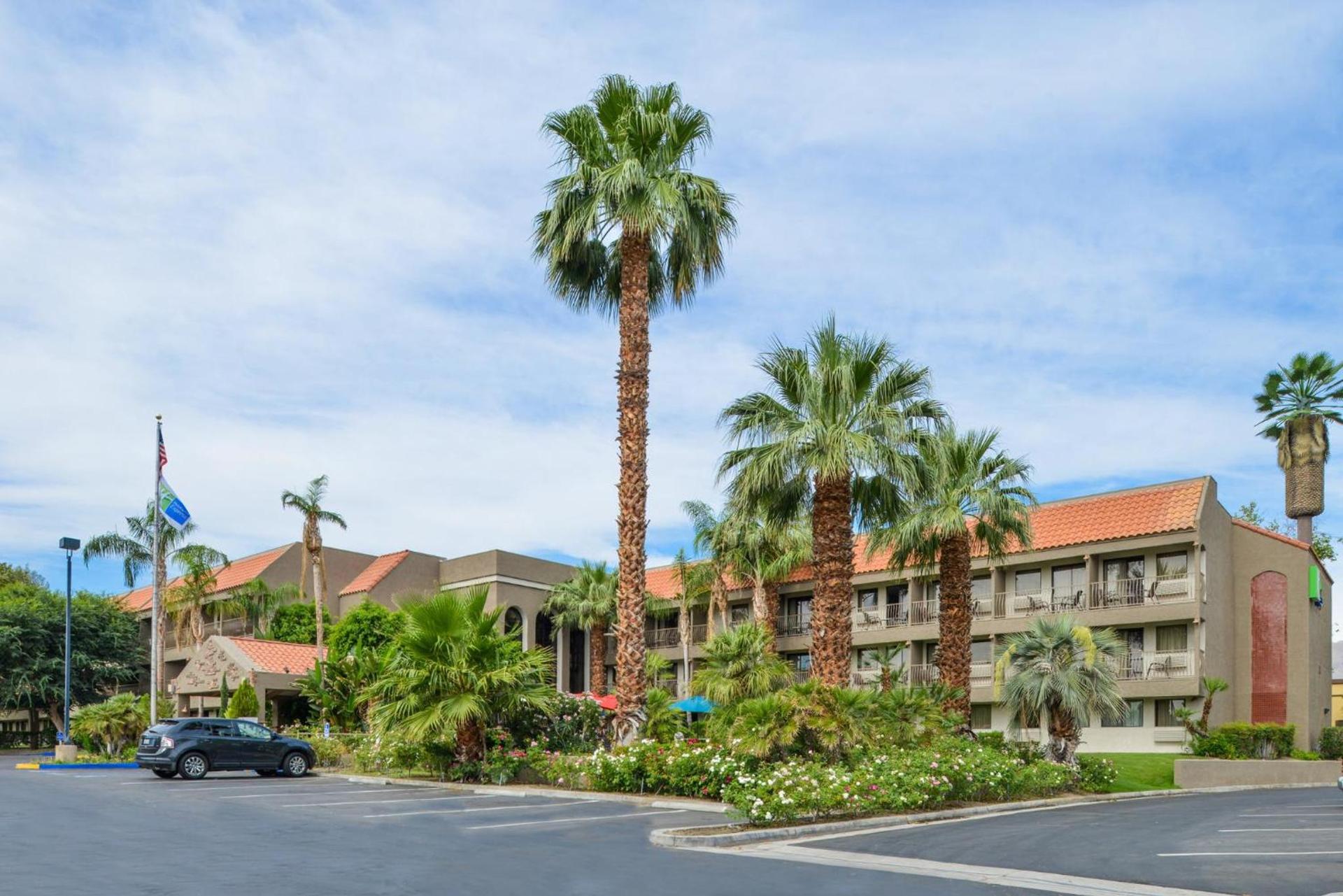 Holiday Inn Express Palm Desert by IHG photo 23