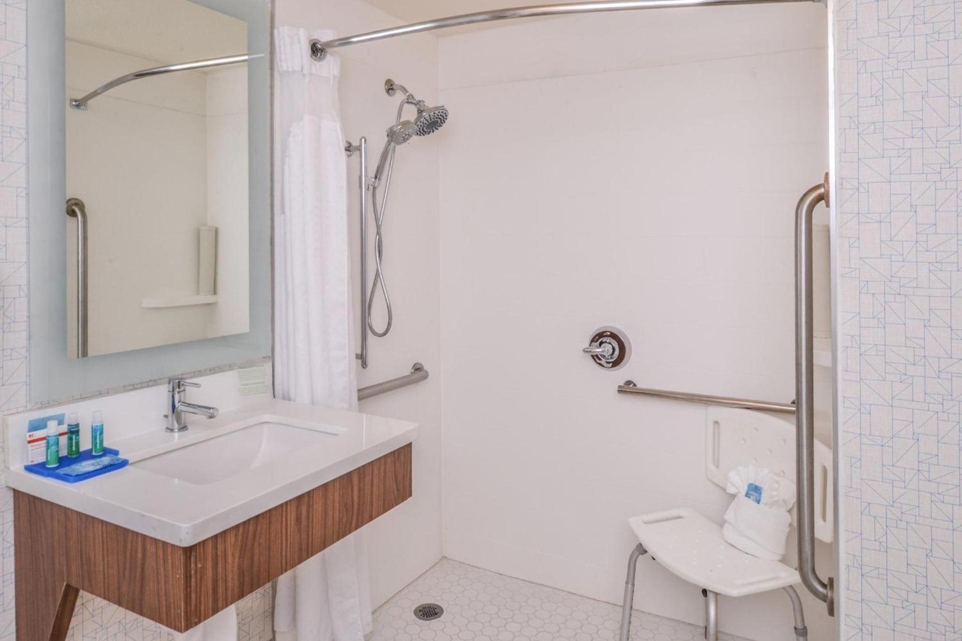 Holiday Inn Express Palm Desert by IHG photo 34