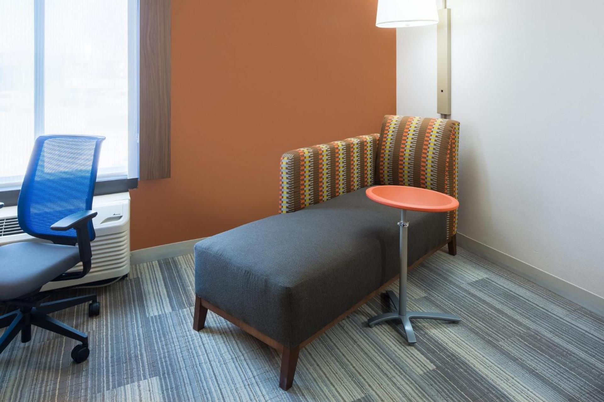 Holiday Inn Express Cedar Rapids - Collins Road by IHG photo 34