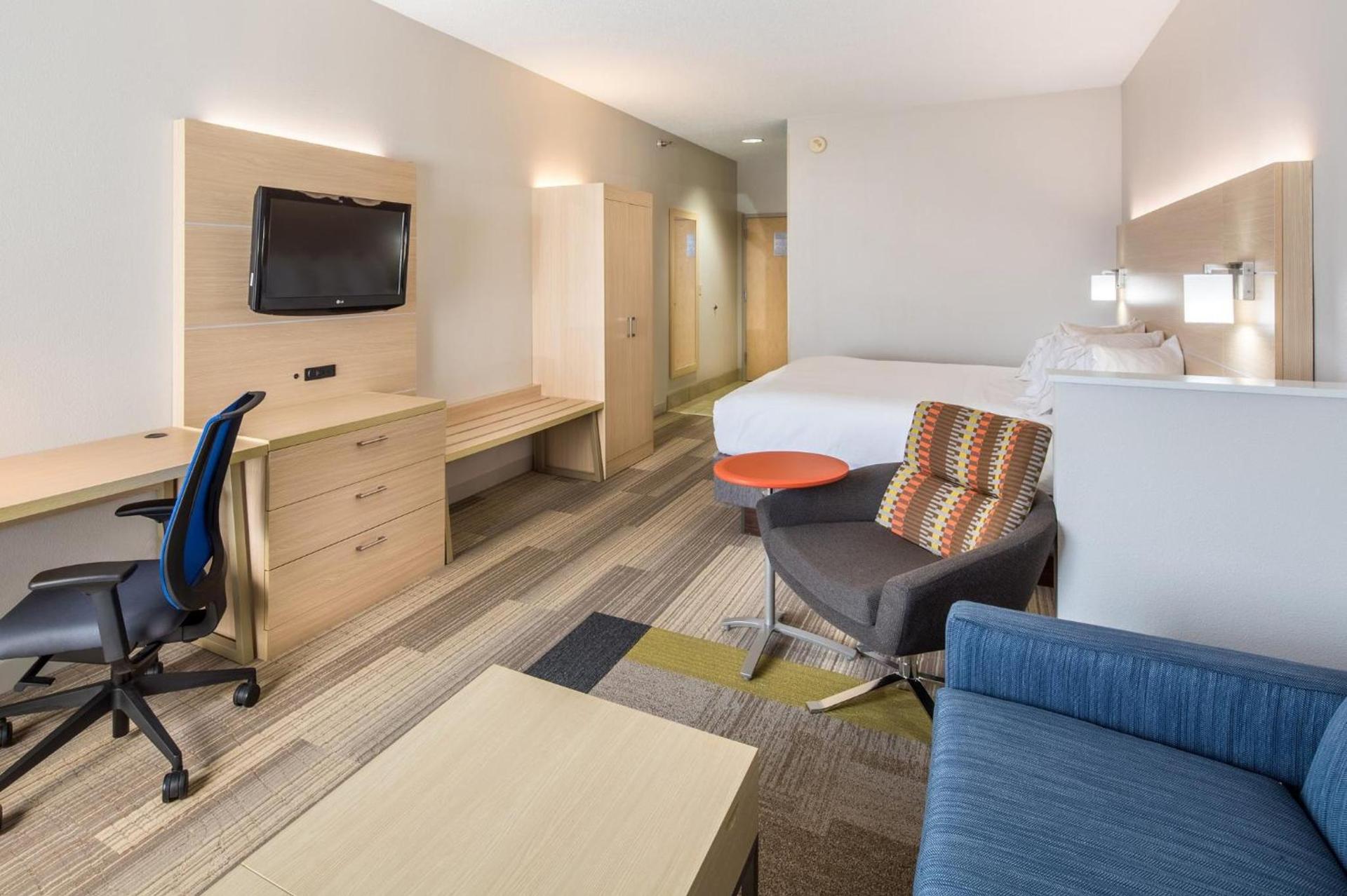Holiday Inn Express Cedar Rapids - Collins Road by IHG photo 27