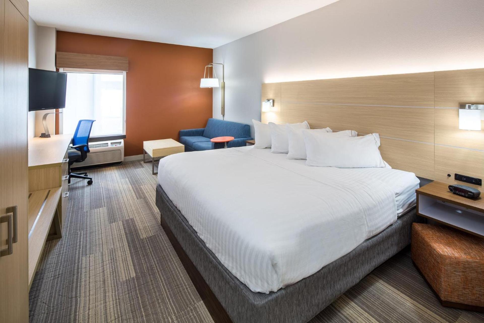 Holiday Inn Express Cedar Rapids - Collins Road by IHG photo 29
