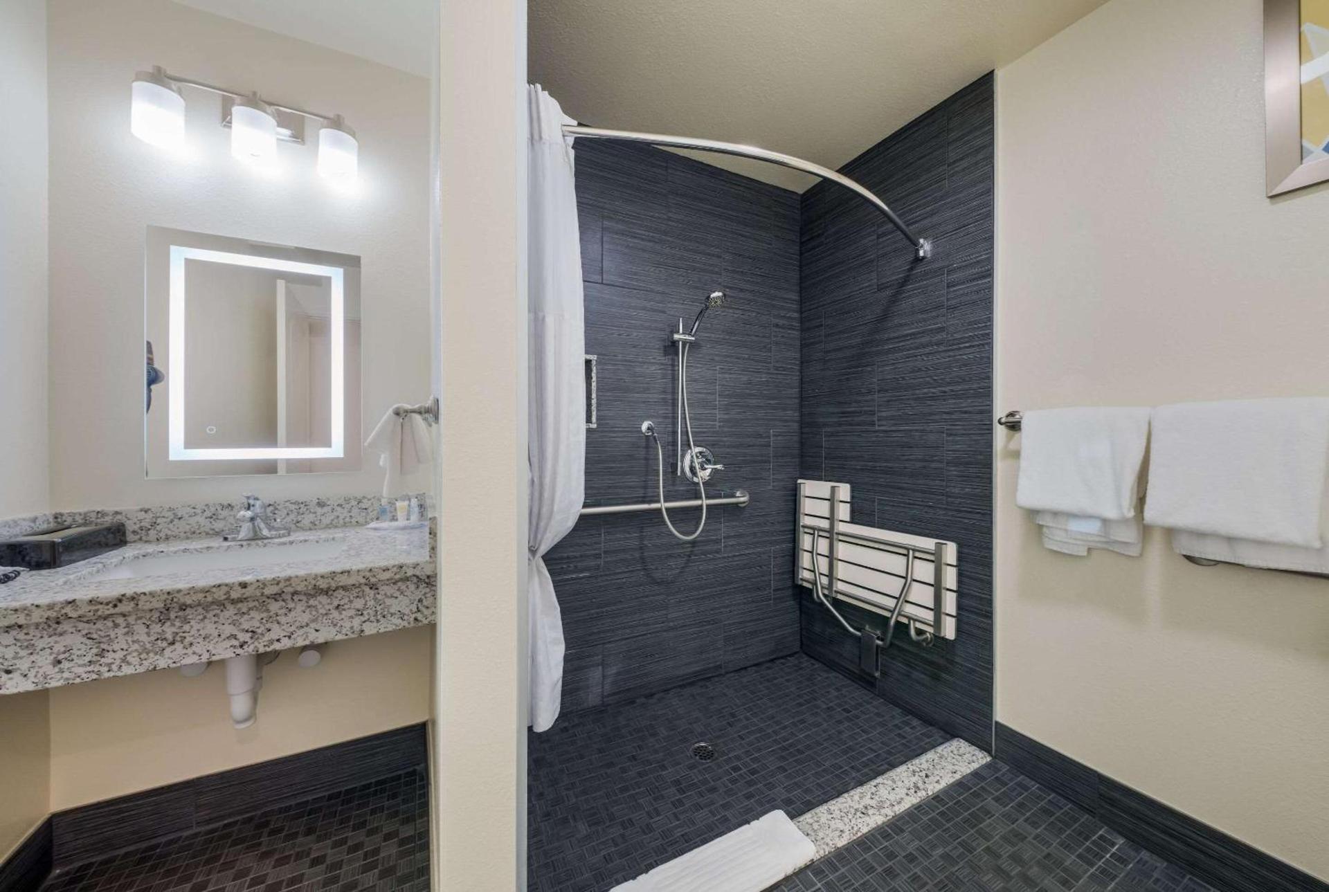Comfort Inn Gilroy photo 10