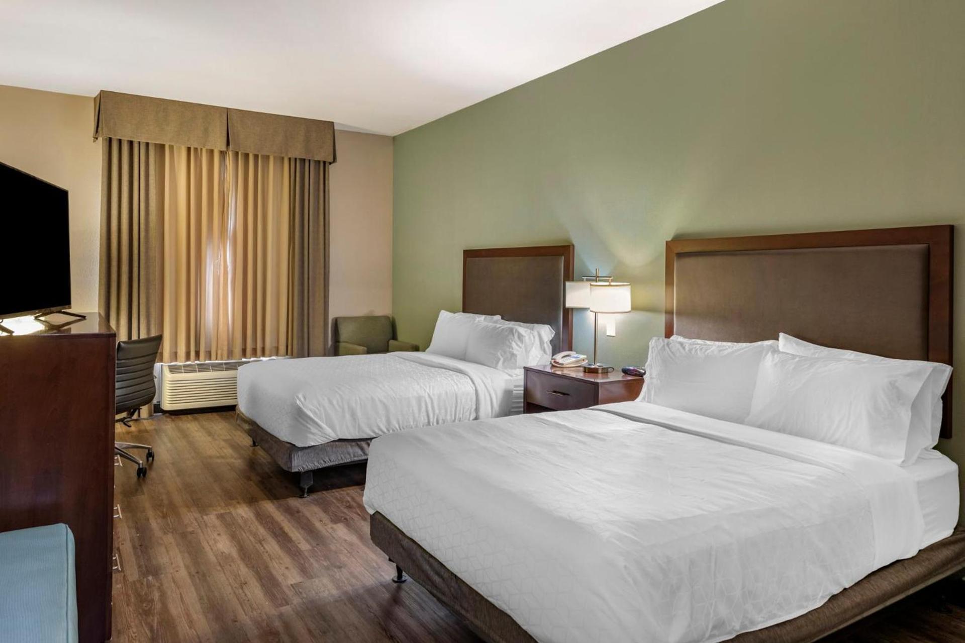 Holiday Inn Express & Suites Indio - Coachella Valley by IHG photo 71