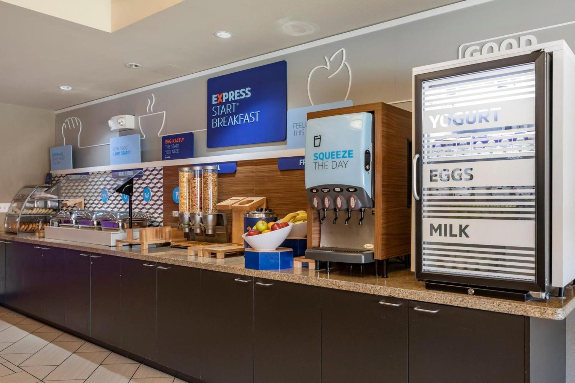 Holiday Inn Express & Suites Indio - Coachella Valley by IHG photo 72