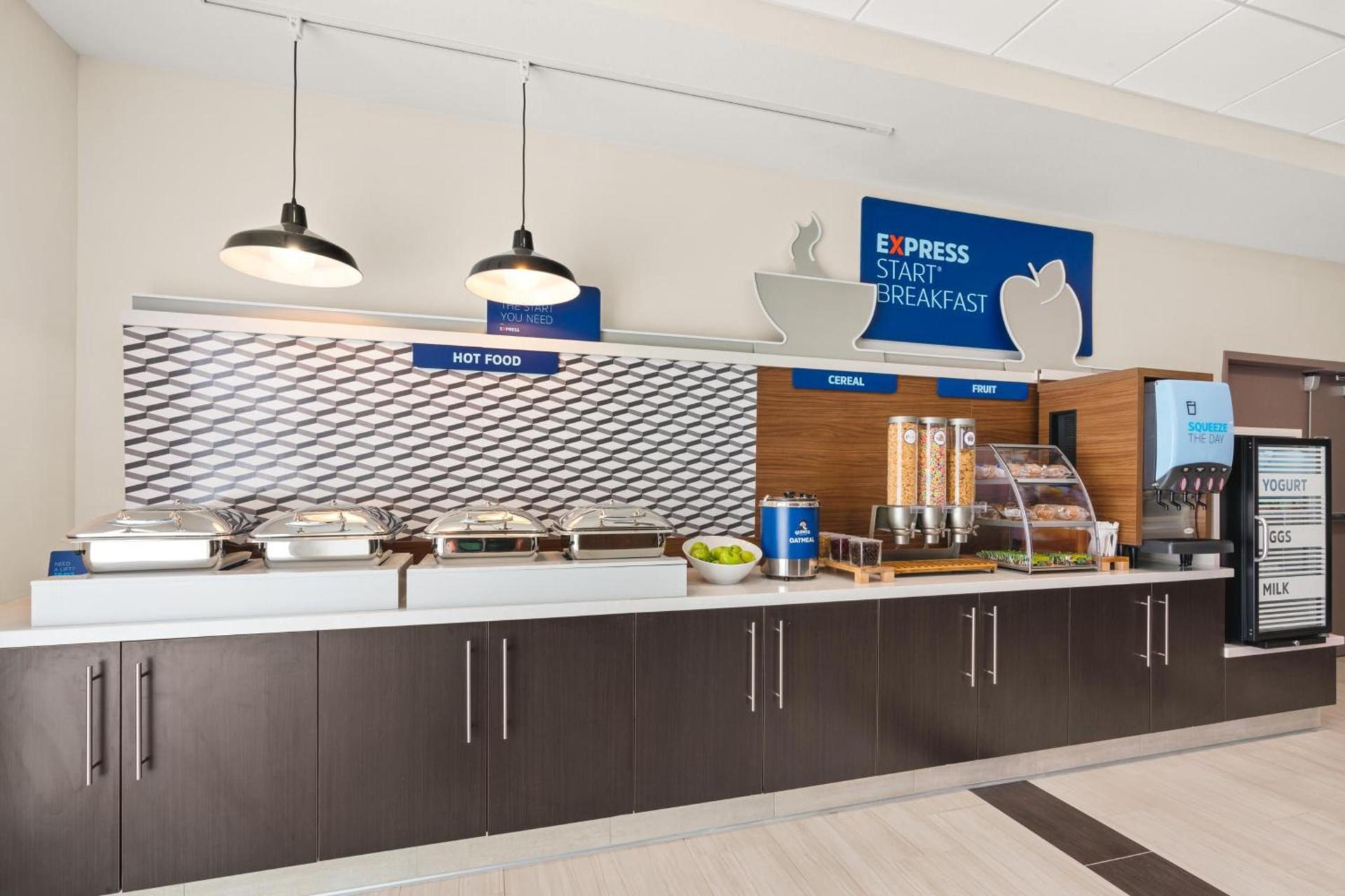 Holiday Inn Express Hotel & Suites Willows by IHG photo 17