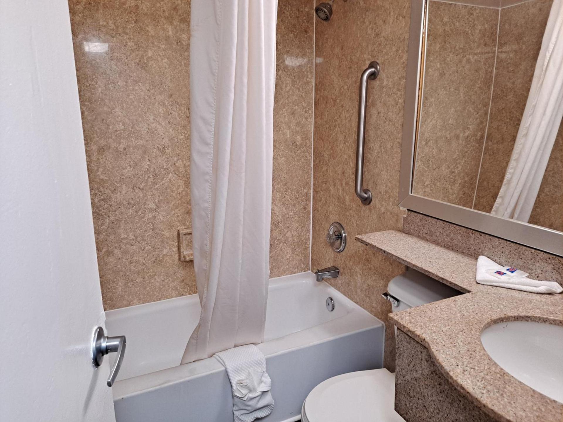 Suites Catonsville MD Baltimore West photo 28