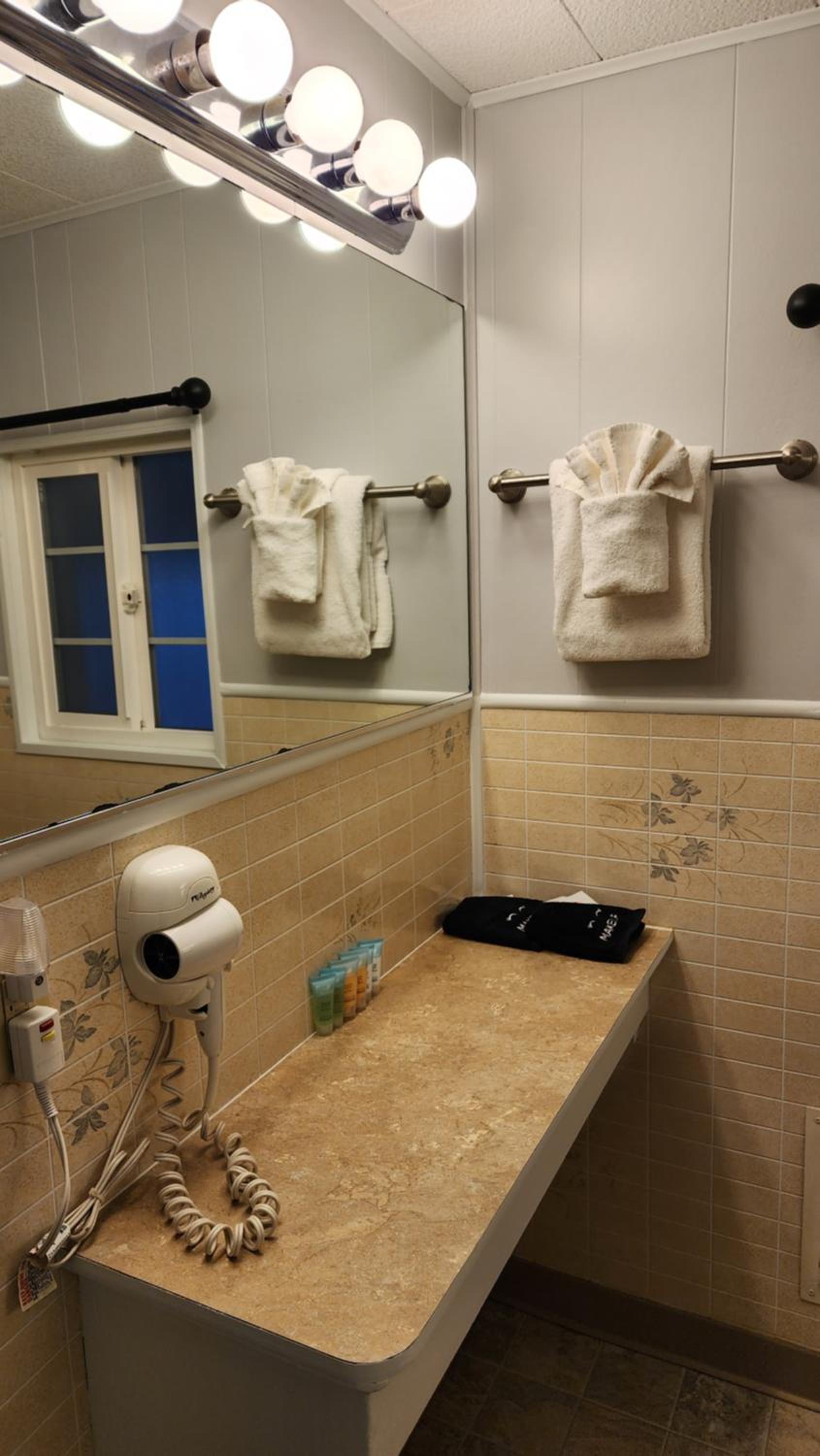 Inn at Arch Rock photo 93