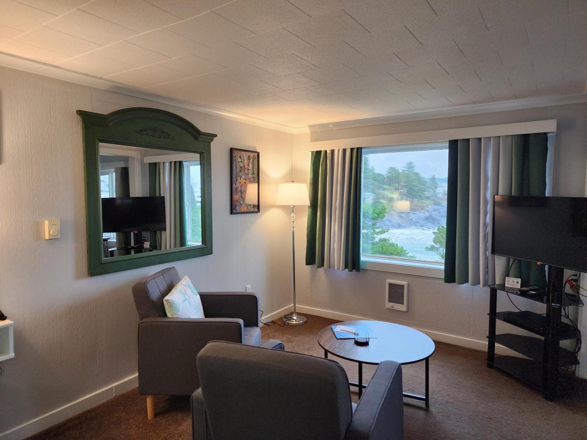 Inn at Arch Rock photo 91