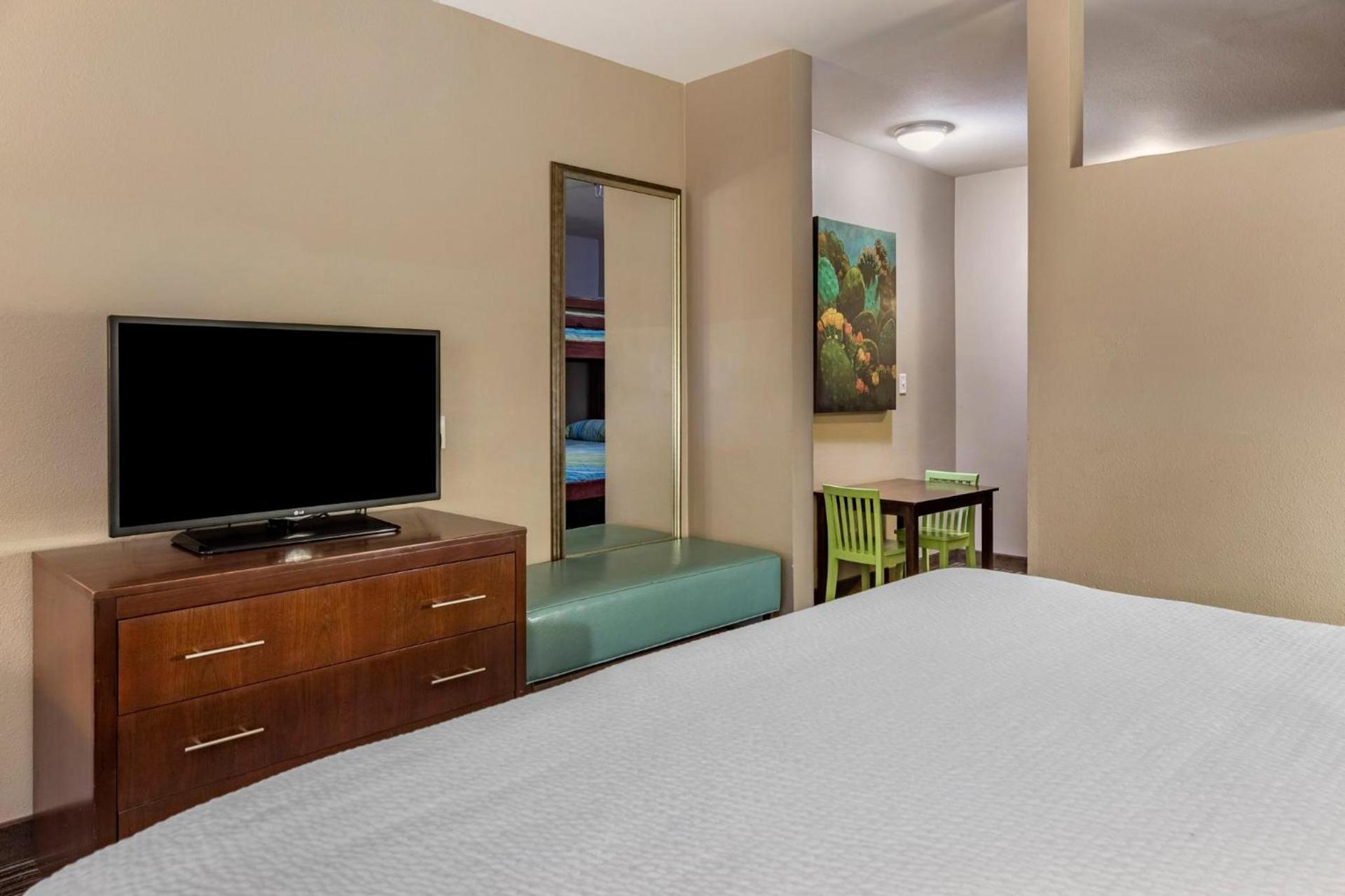 Holiday Inn Express & Suites Indio - Coachella Valley by IHG photo 70
