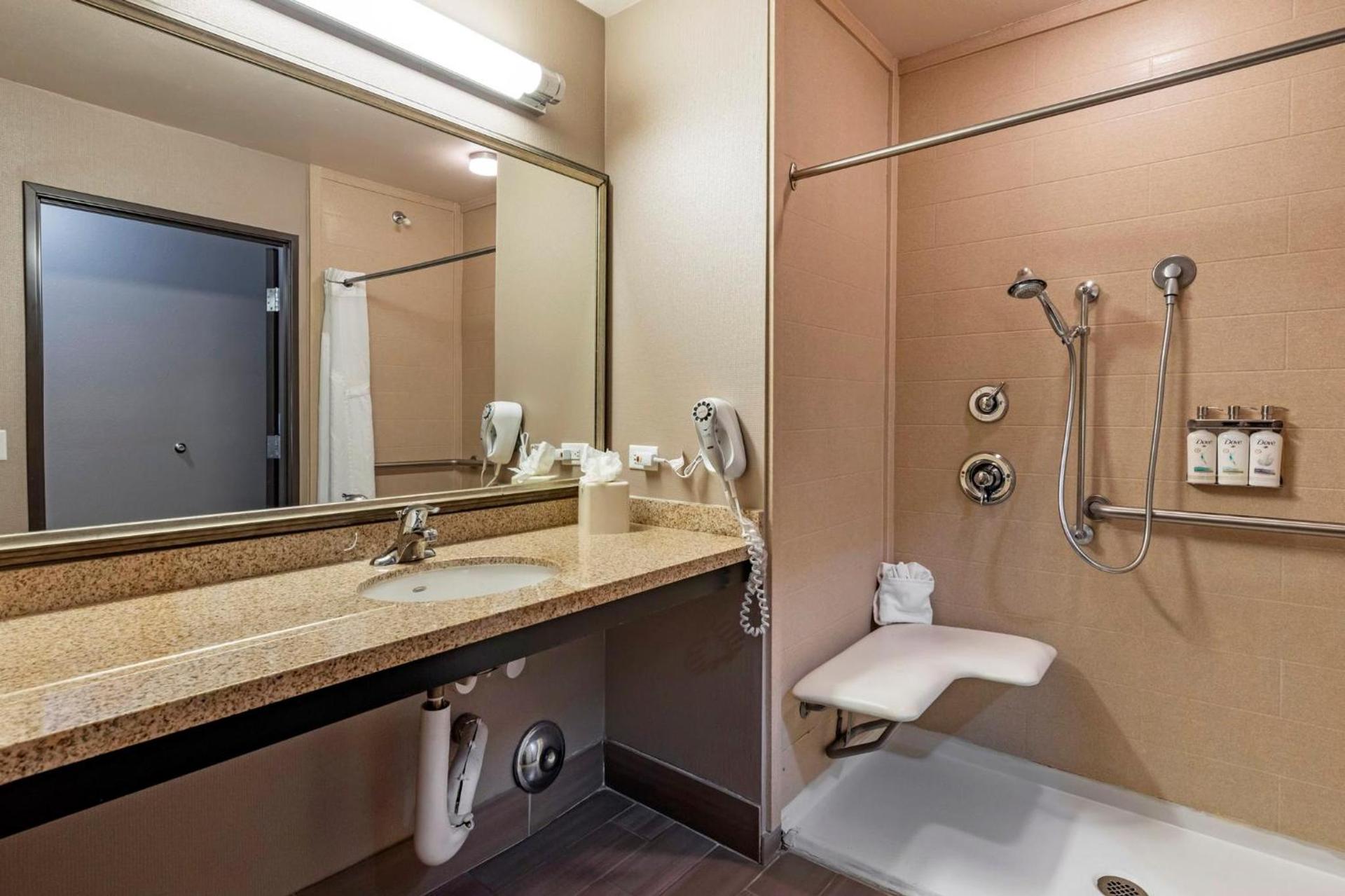 Holiday Inn Express & Suites Indio - Coachella Valley by IHG photo 25
