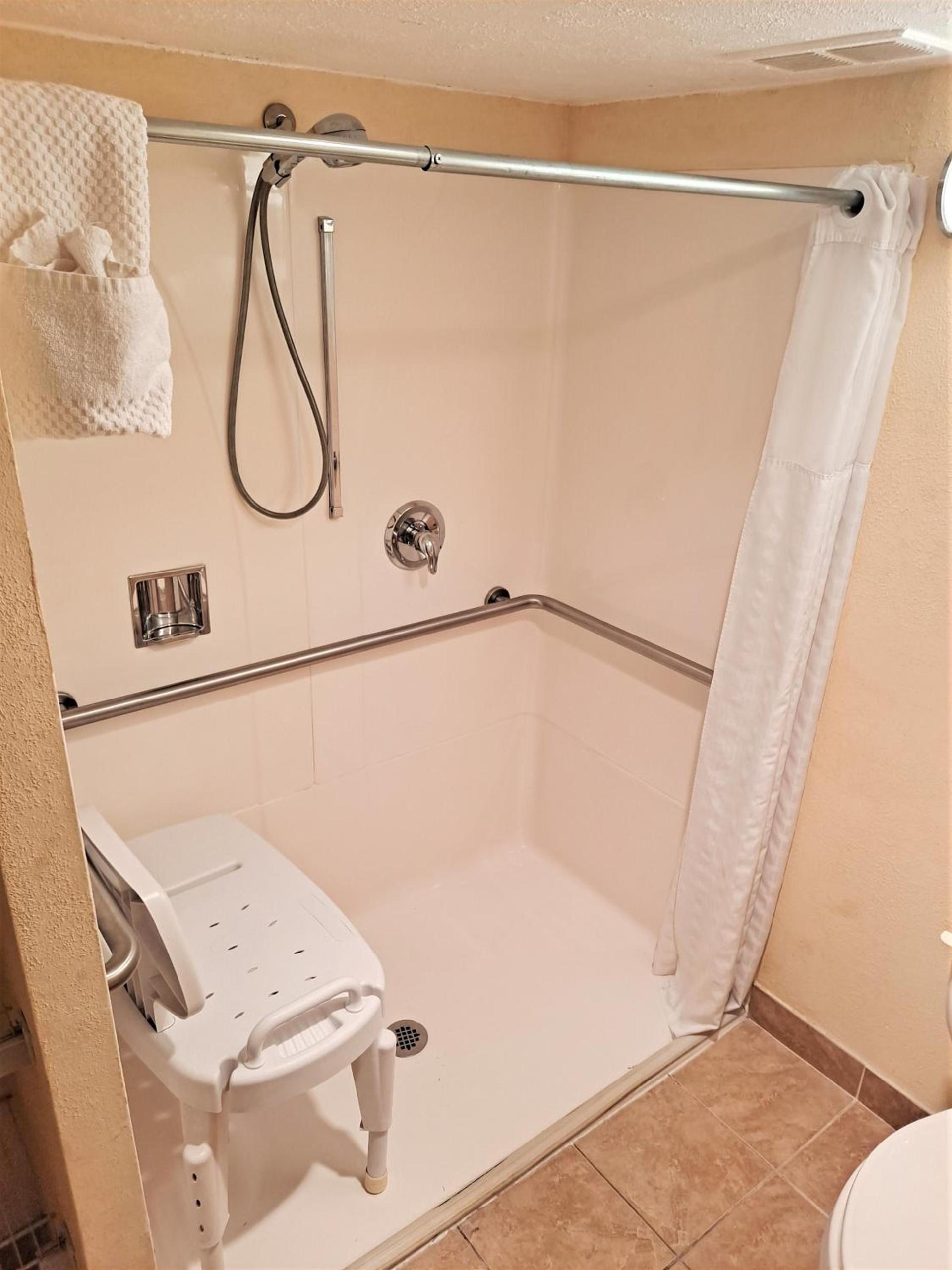 Suites Catonsville MD Baltimore West photo 35