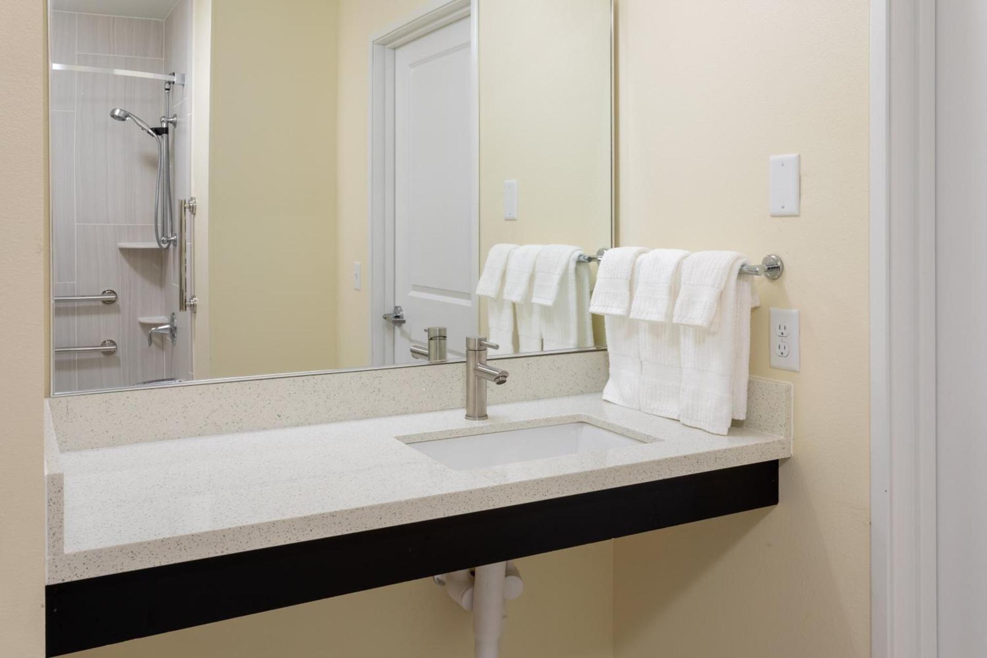 Candlewood Suites - Rochester Mayo Clinic Area photo 29