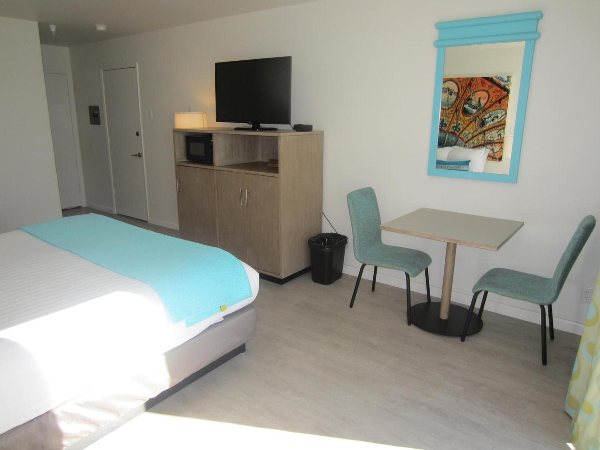 Carousel Beach Inn photo 14