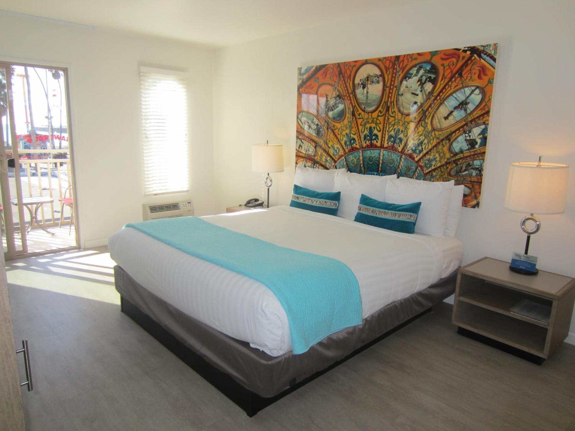 Carousel Beach Inn photo 6